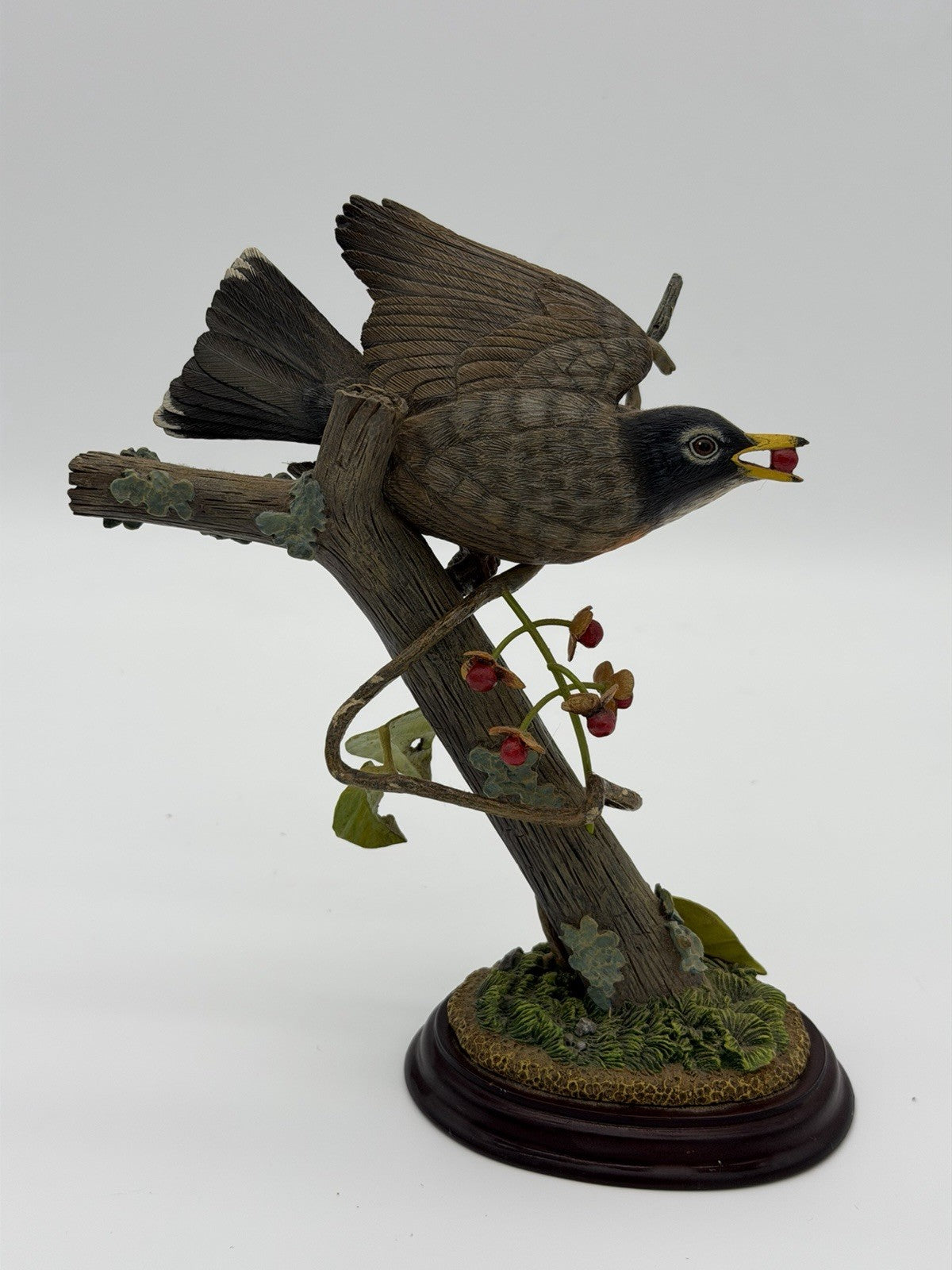 Rare Danbury Mint Autumn Bounty BY JEFF RECHIN American Robin Bird Figurine