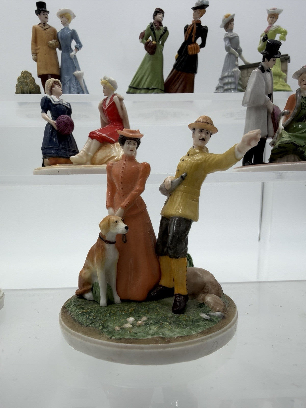 Franklin Mint Fashionable Parisiennes Porcelain Miniature Figurines 11