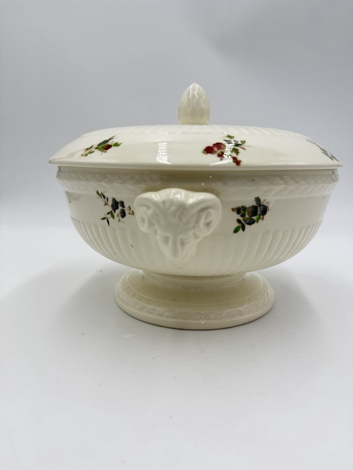 Wedgwood Edme England Conway Porcelain A.K 8384 Lidded Dish Ram Handles