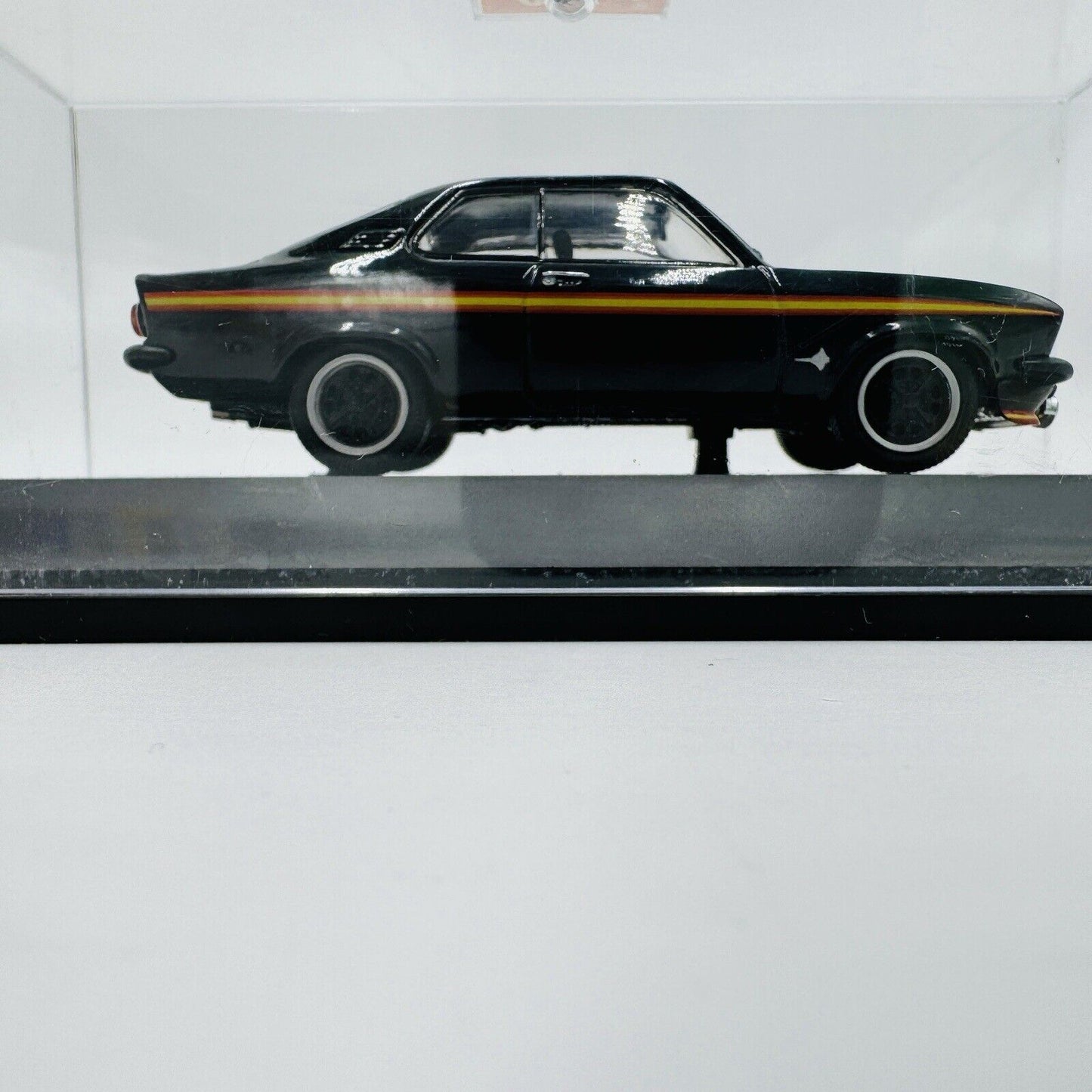 Schuco Opel Manta A GT /E Hellgrün 1:43 Acrylic Box Black Car Diecast Vintage