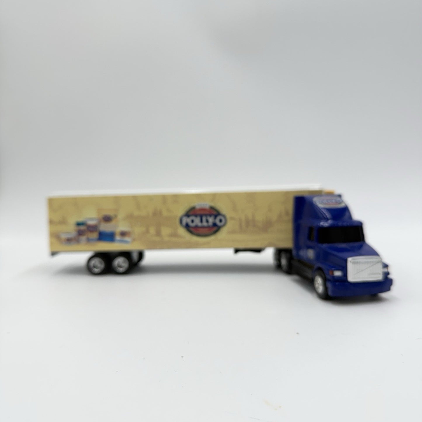 Vintage ERTL 1:64 Scale WHITE GMC Integral Sleeper AERO Polly-O Diecast Truck