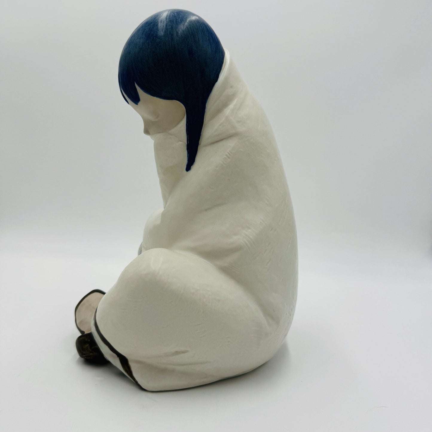 Lladro Spain Porcelain Inuit Girl Napping Sculpture Juan Huerta 2008 Lladró