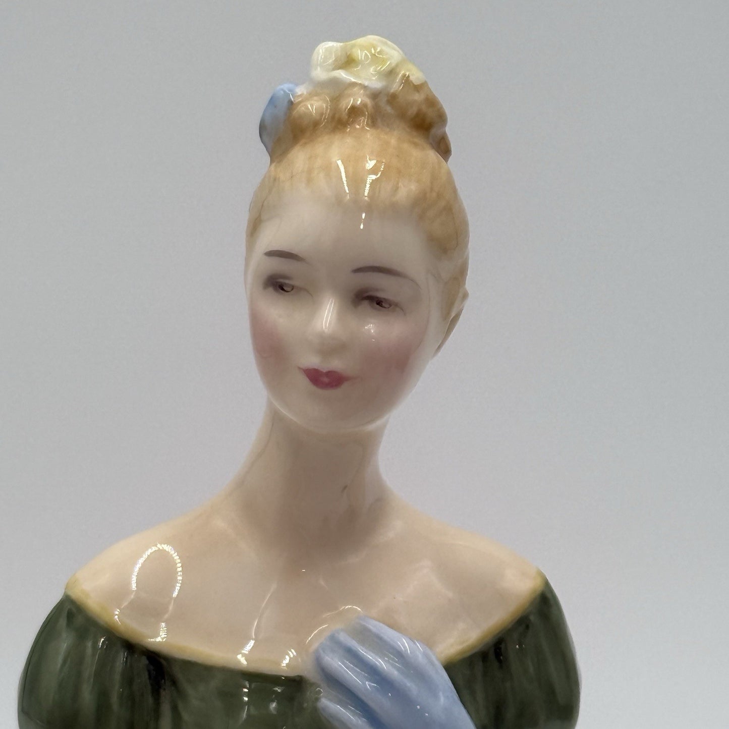 Royal Doulton Lorna PorcelainGreen Dress Yellow Shawl Figurine England #HN2311