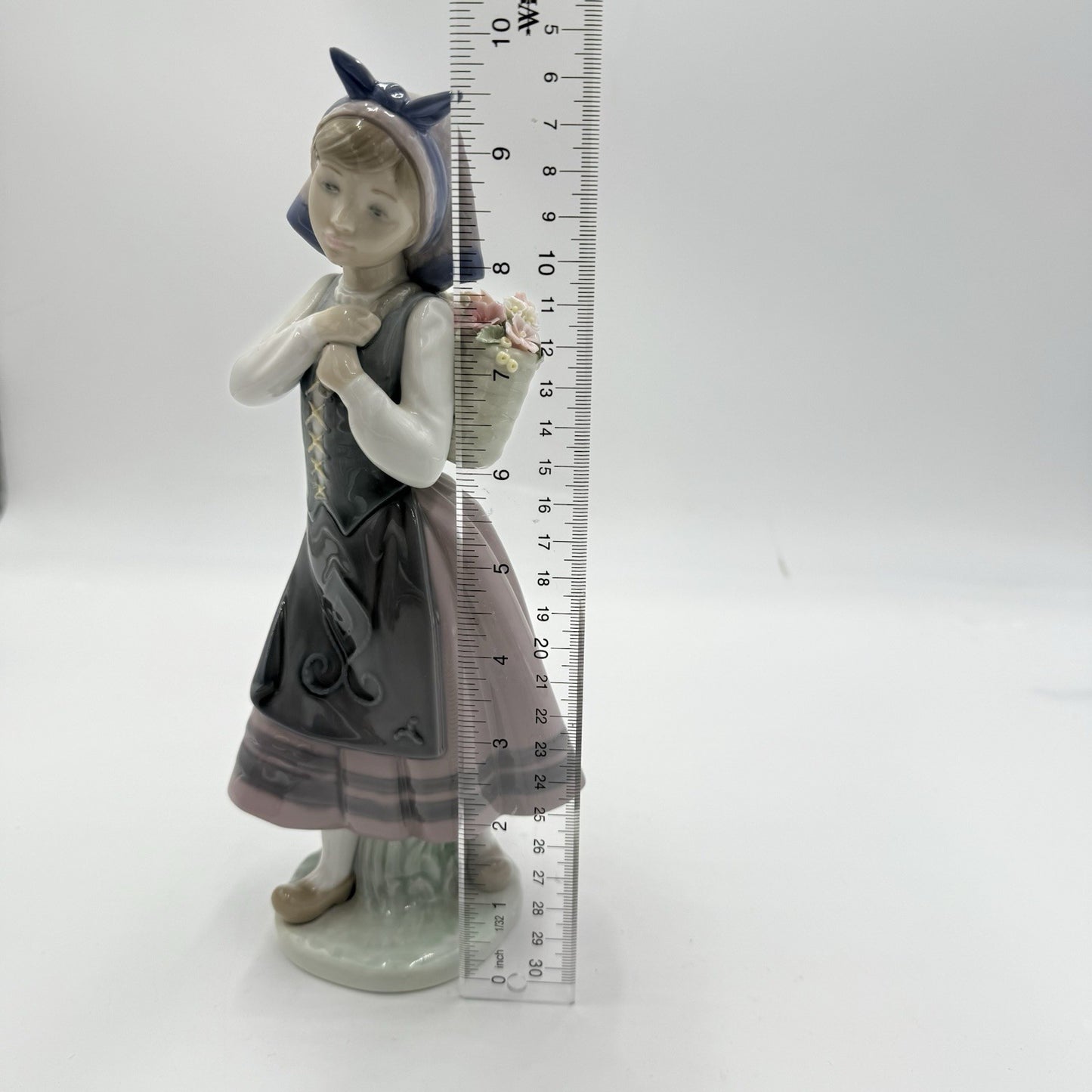 Lladro Spain Porcelain Nature's Bounty Girl w/ Flower Basket 1983 Figurine 10”