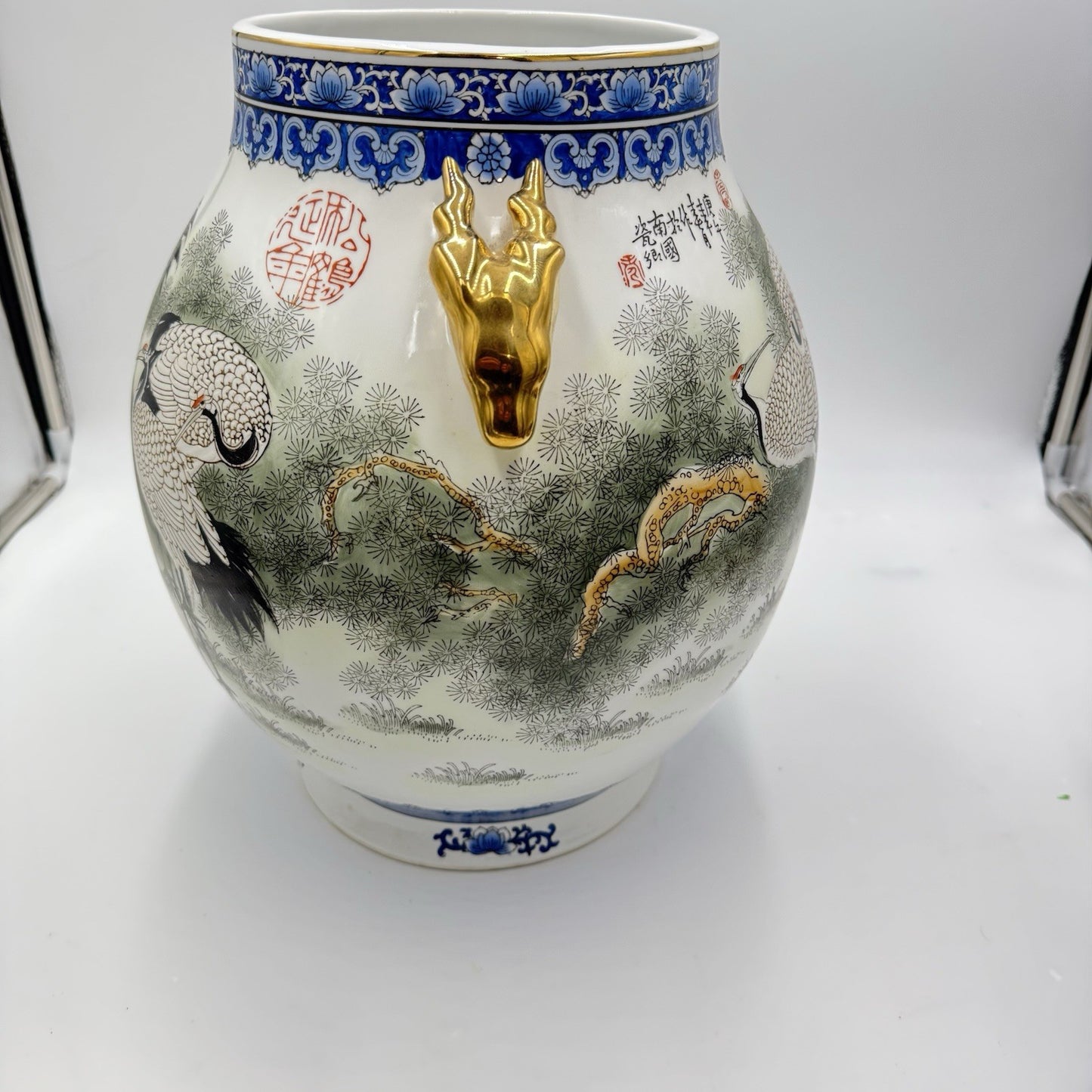 Chinese Porcelain Deer Head Hu Vase Qing Dynasty early Republic period 1912-1945