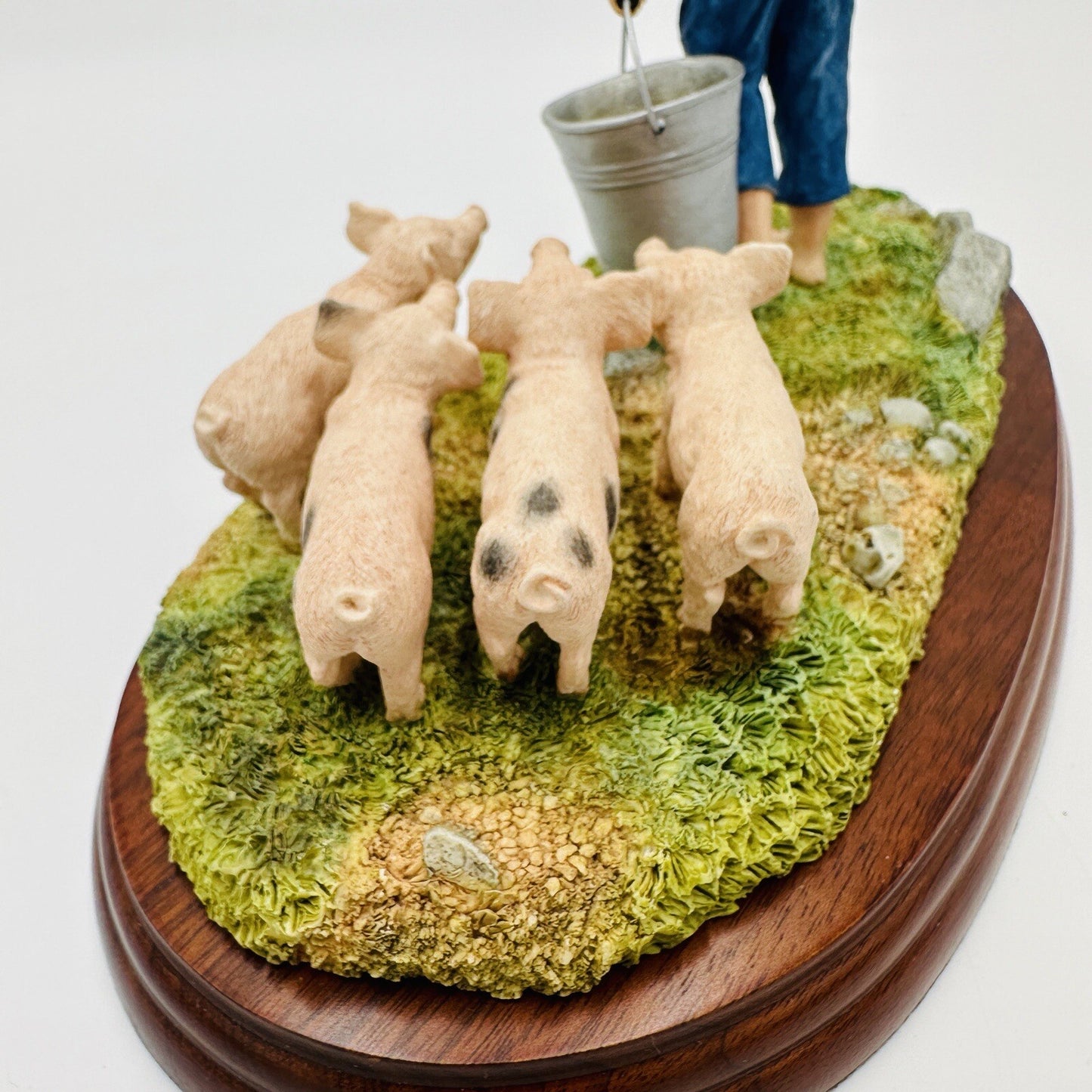 Border Fine Arts Figurine Young Farmer Feeding The Piglets A5030 Enesco Vintage