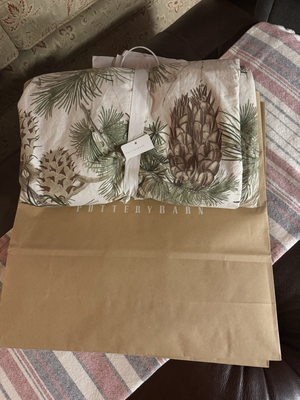 Pottery Barn Winter Pinecone Bird Pattern 100% Cotton Full / Queen Duvet Cover
