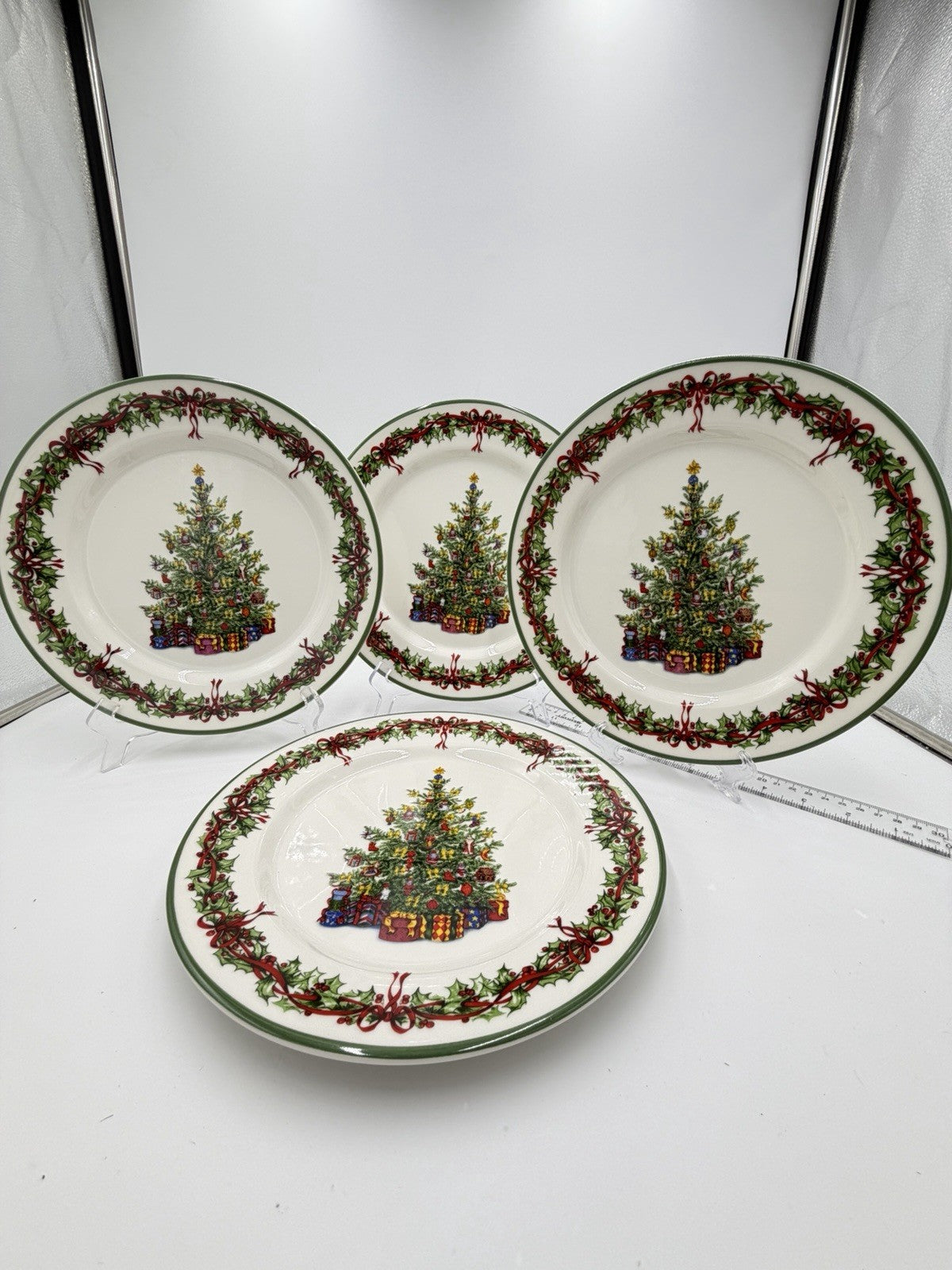 Vintage Christopher Radko Traditions Holiday Celebrations Dinner Plates 10”