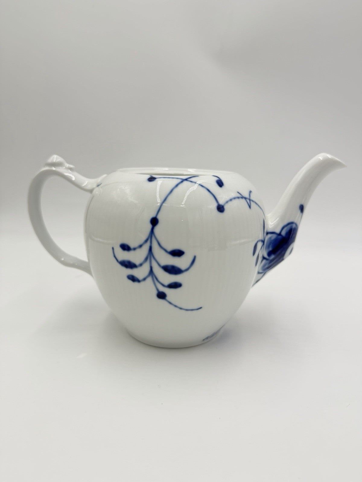 Royal Copenhagen Blue Fluted Mega Teapot CLX # 143 Porcelain Denmark (no Lid)