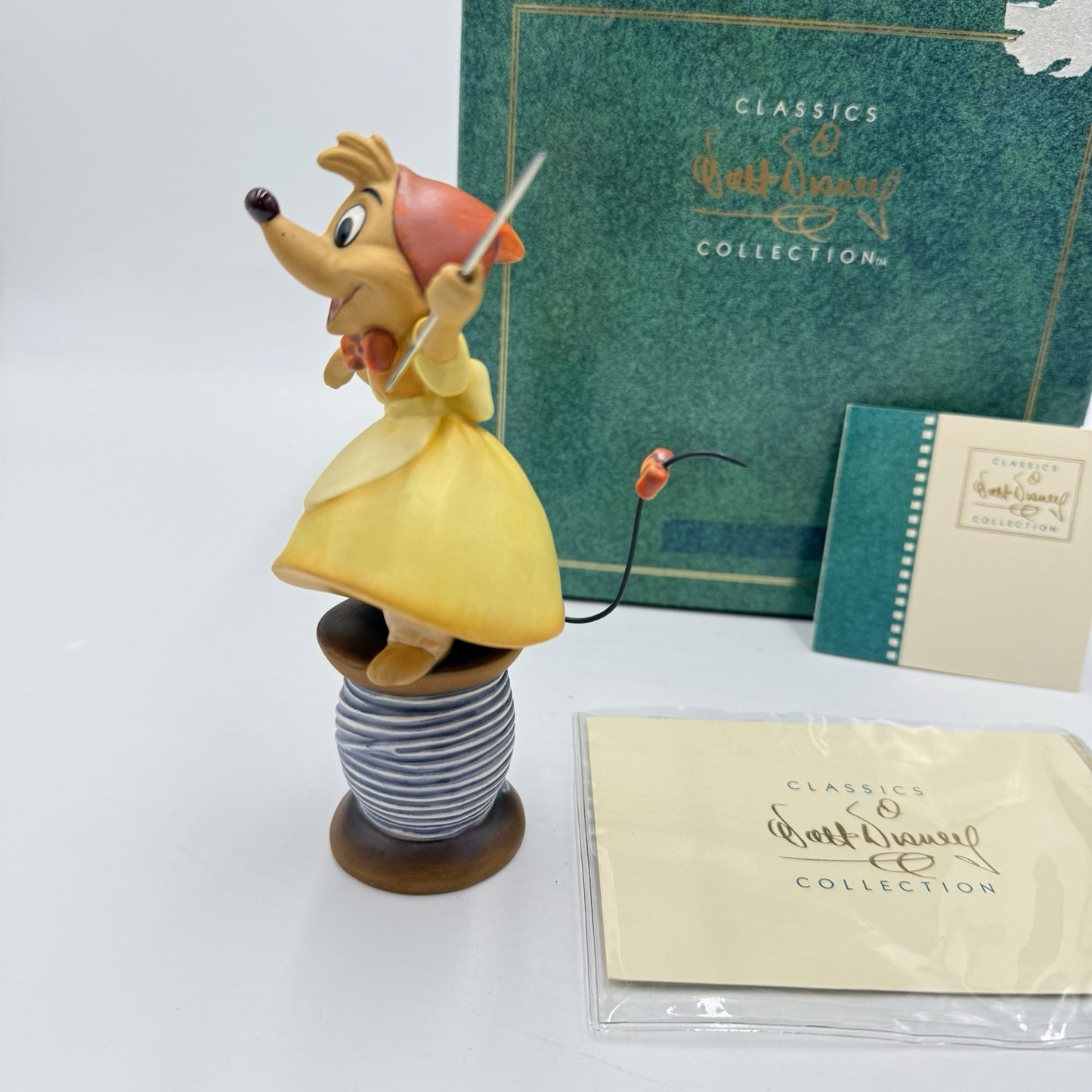 WDCC Disney Cinderella “Hey, We Can Do It” Suzy Needle Mouse Figurine W/ Box COA