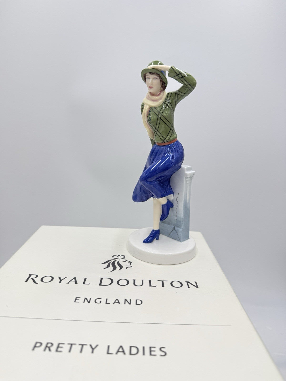 Royal Doulton Bone China Pretty Ladies 2007 Theresa Figurine HN4933 England