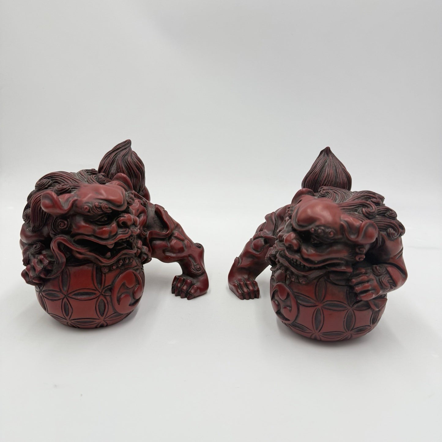 20TH Century CHINESE FOO DOGS RESIN CINNABAR Good Luck Bookends Large Figurines