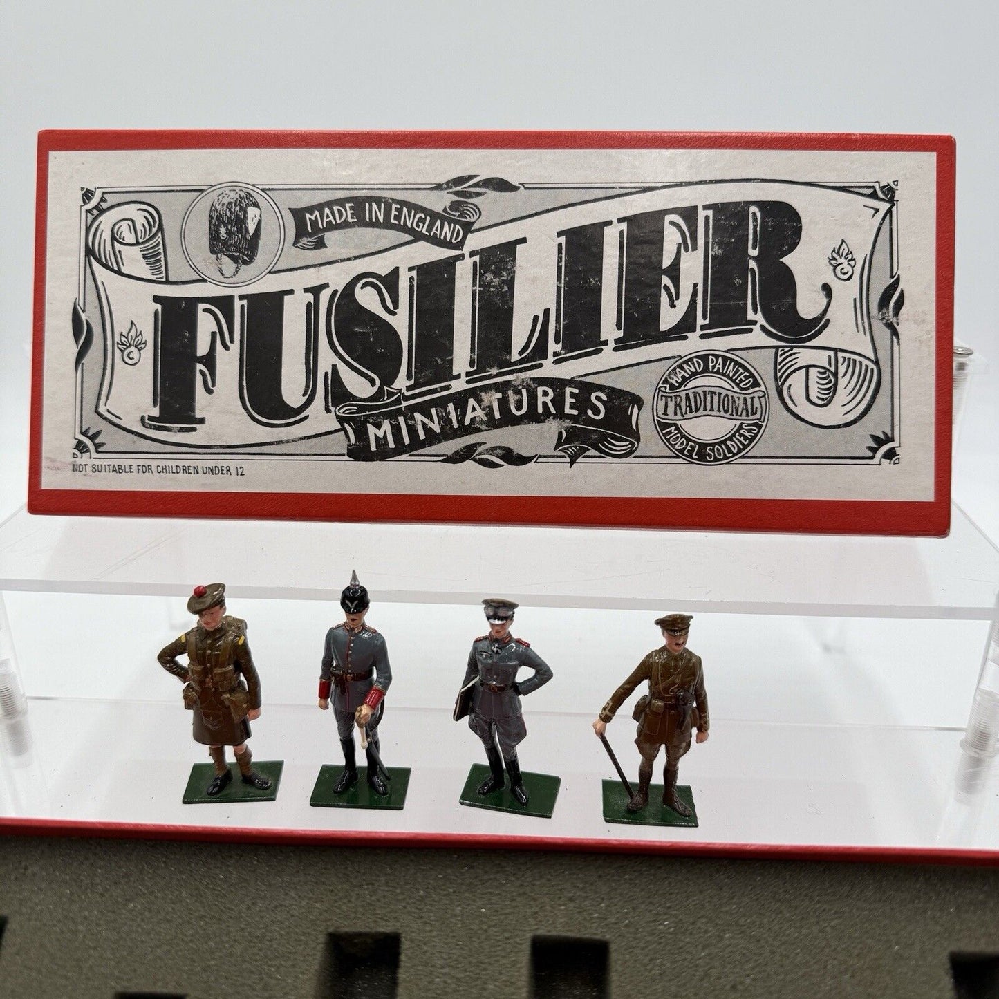 Fusilier miniature hand painted model soldiers traditional made in england metal