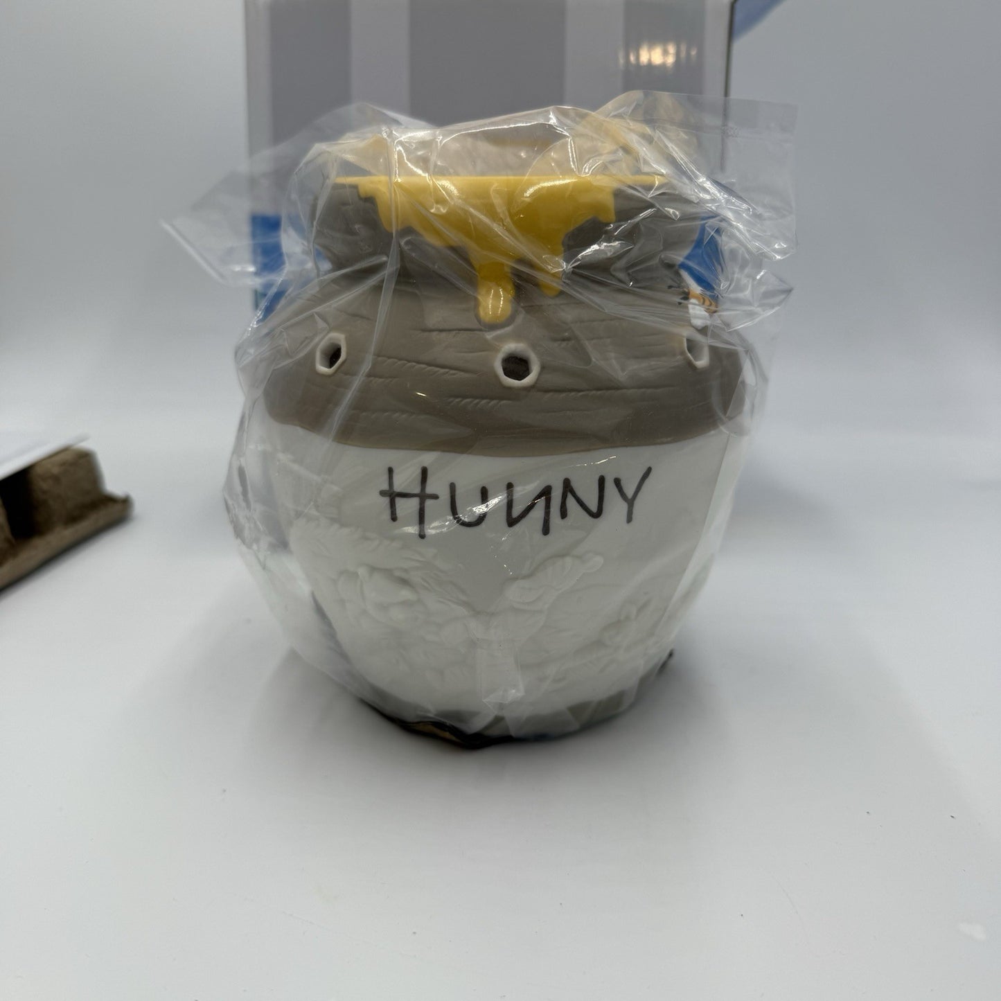Retired Disney Scentsy Warmer Winnie The Pooh Hunny Pot New in Box