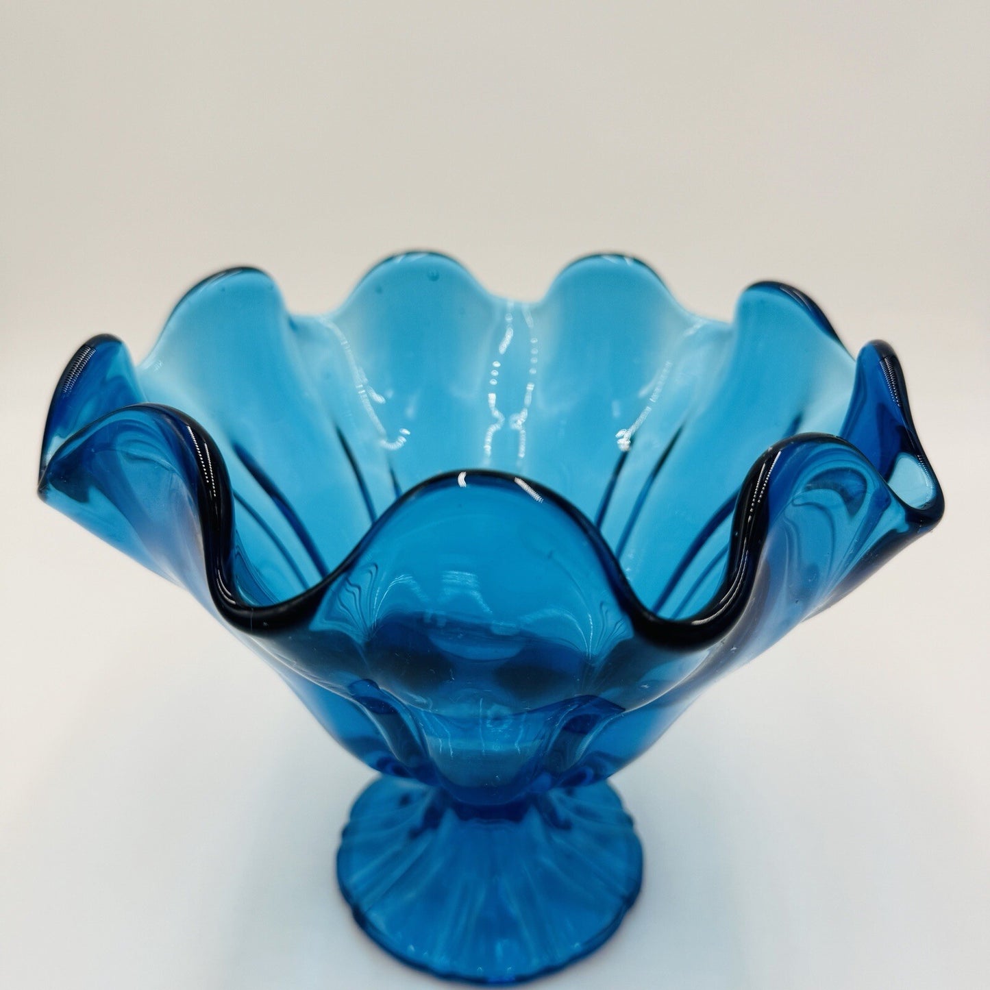 MCM L E Smith Glass Pedestal Peacock Blue Bowl With Ruffled Rim Rippled Sides 7"