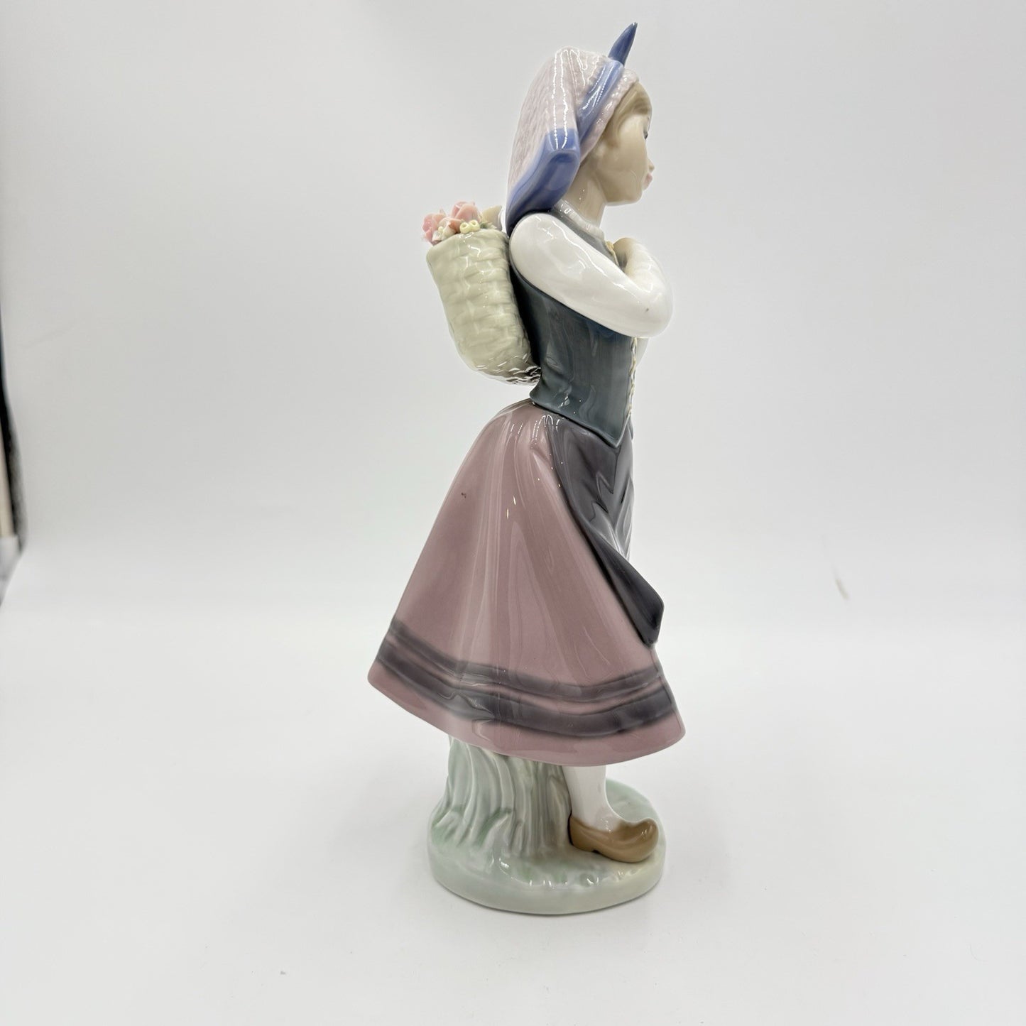 Lladro Spain Porcelain Nature's Bounty Girl w/ Flower Basket 1983 Figurine 10”