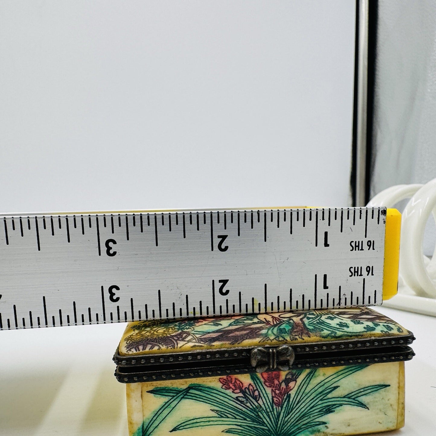 Antique Japanese Hand Carved Trinket Box Geishas Portrait Painted Miniature 3in