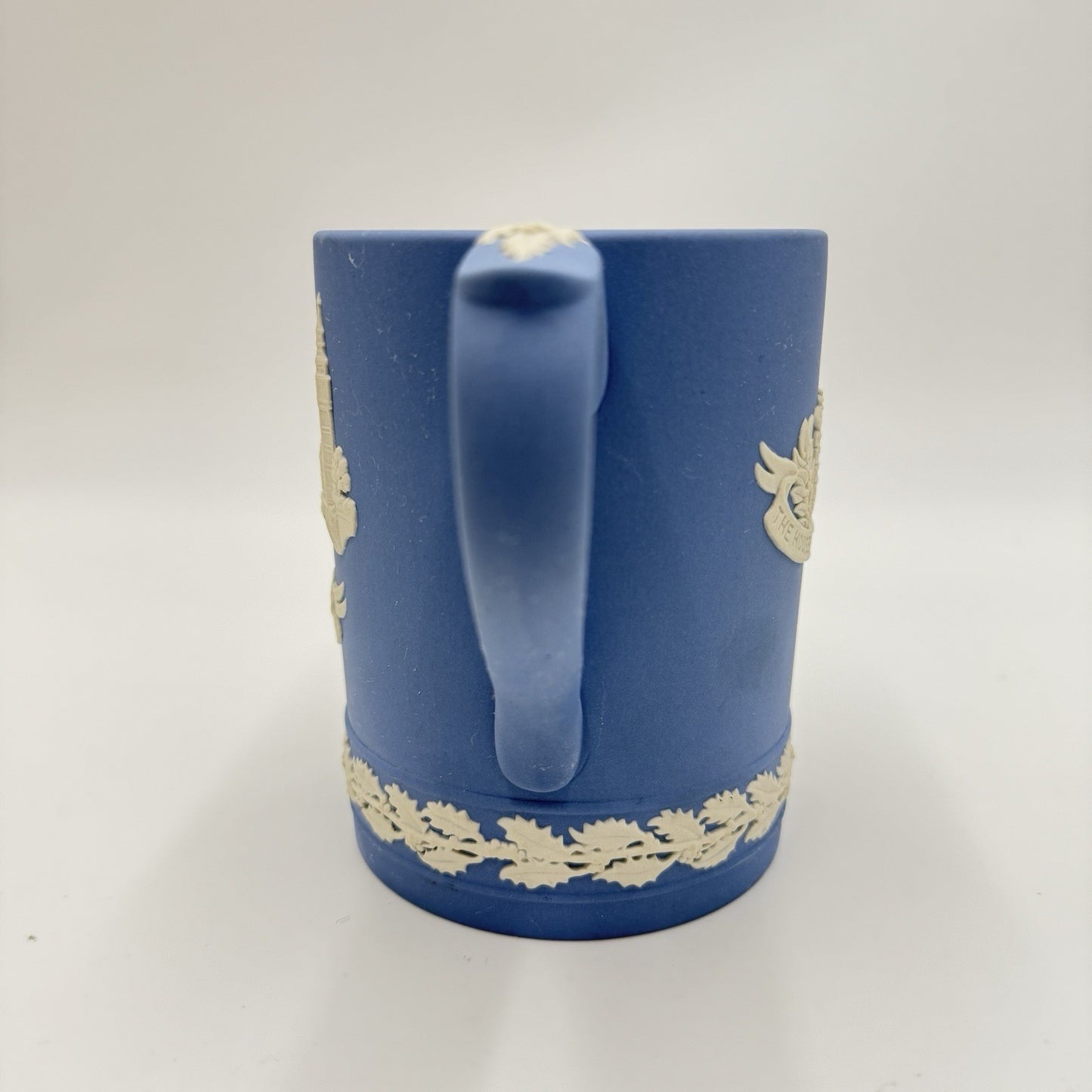 Vtg Wedgwood Christmas 1974 Blue Jasperware Parliament Mug England Commemorative
