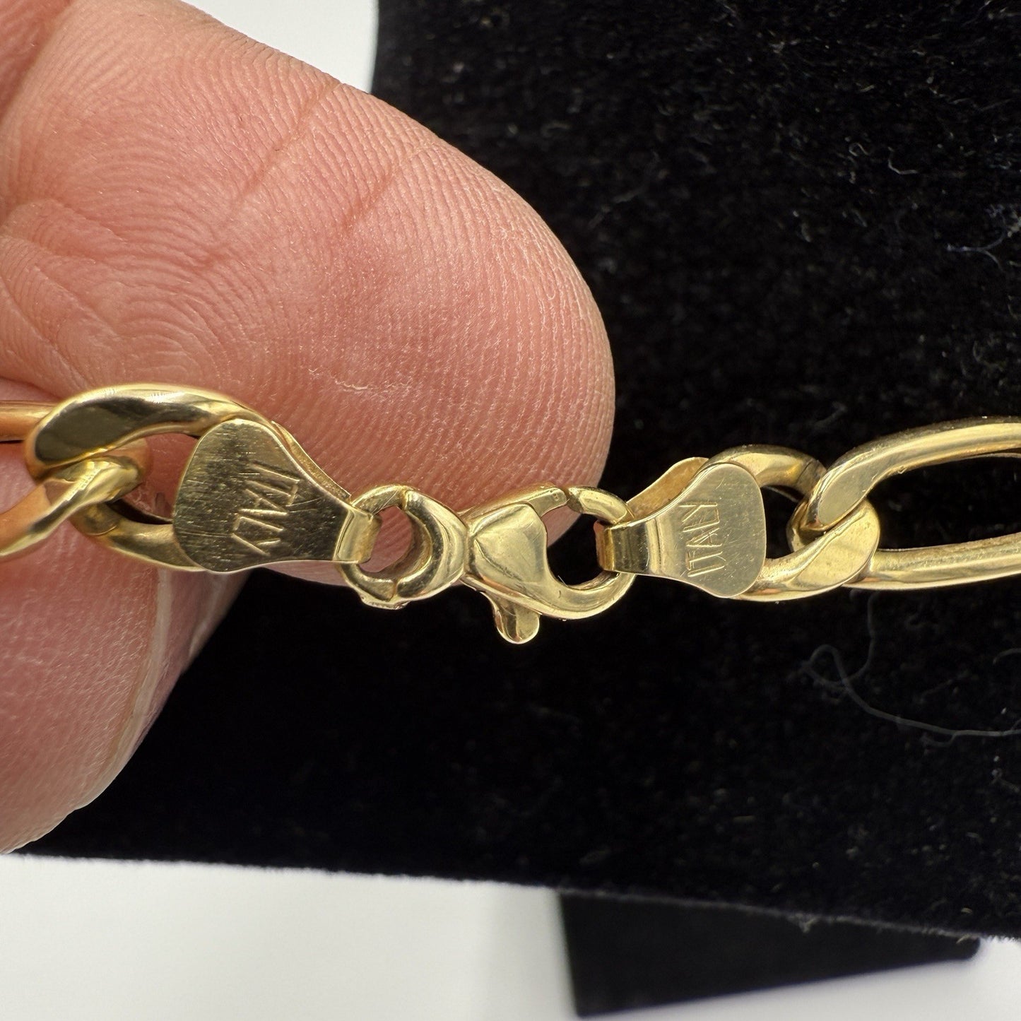 14k Italy Gold Fígaro Chain Necklace 21”L 8.81 g 5mm Wide Yellow Gold
