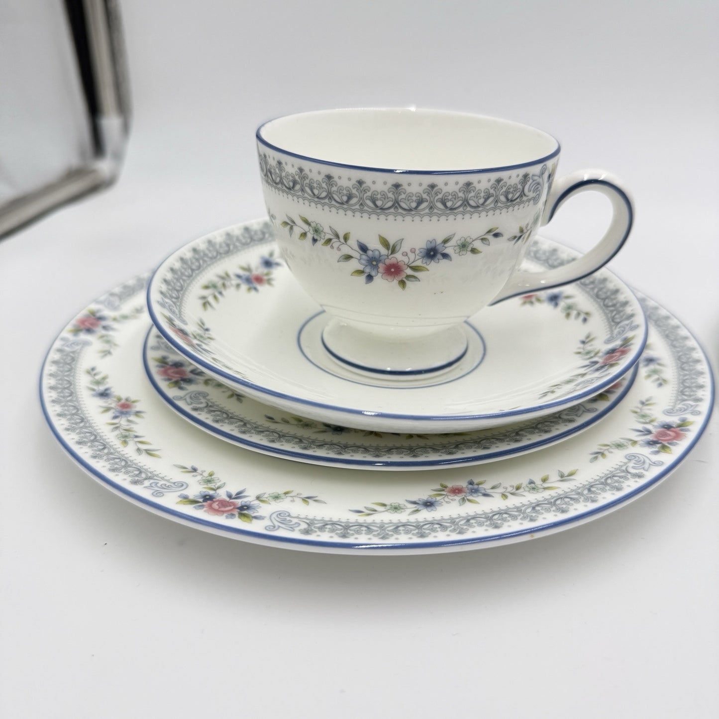 Wedgwood Rosedale English Bone China Tea Cups Saucers Dessert Salad Plates