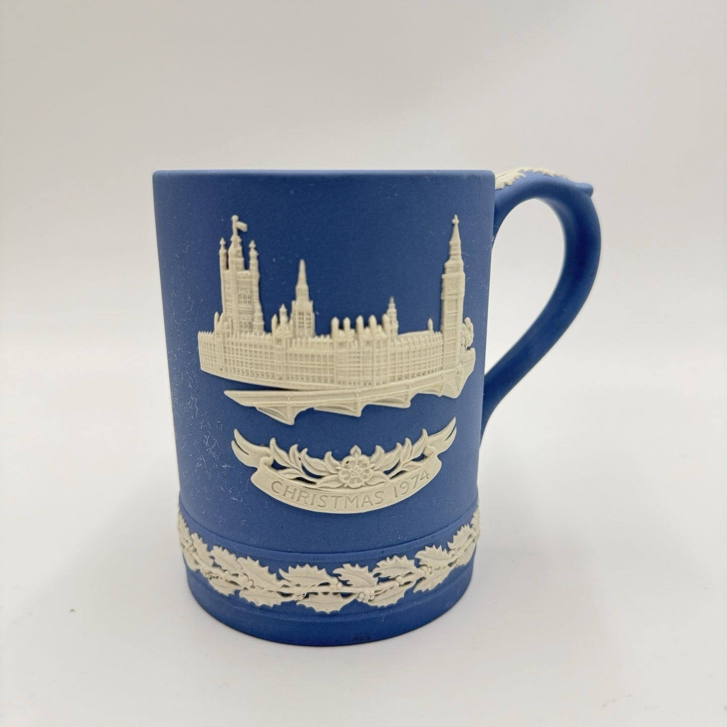Vtg Wedgwood Christmas 1974 Blue Jasperware Parliament Mug England Commemorative