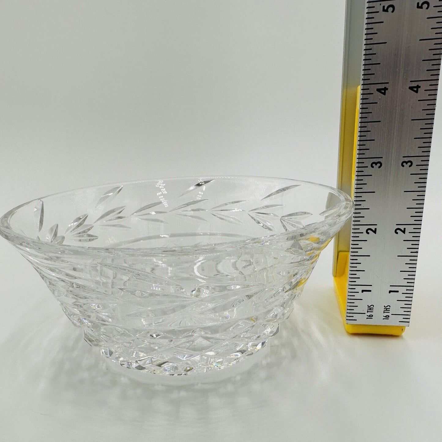 Waterford Crystal Glandore Round Finger Bowl Laurel Leaves Cut Glass 5 in Decor