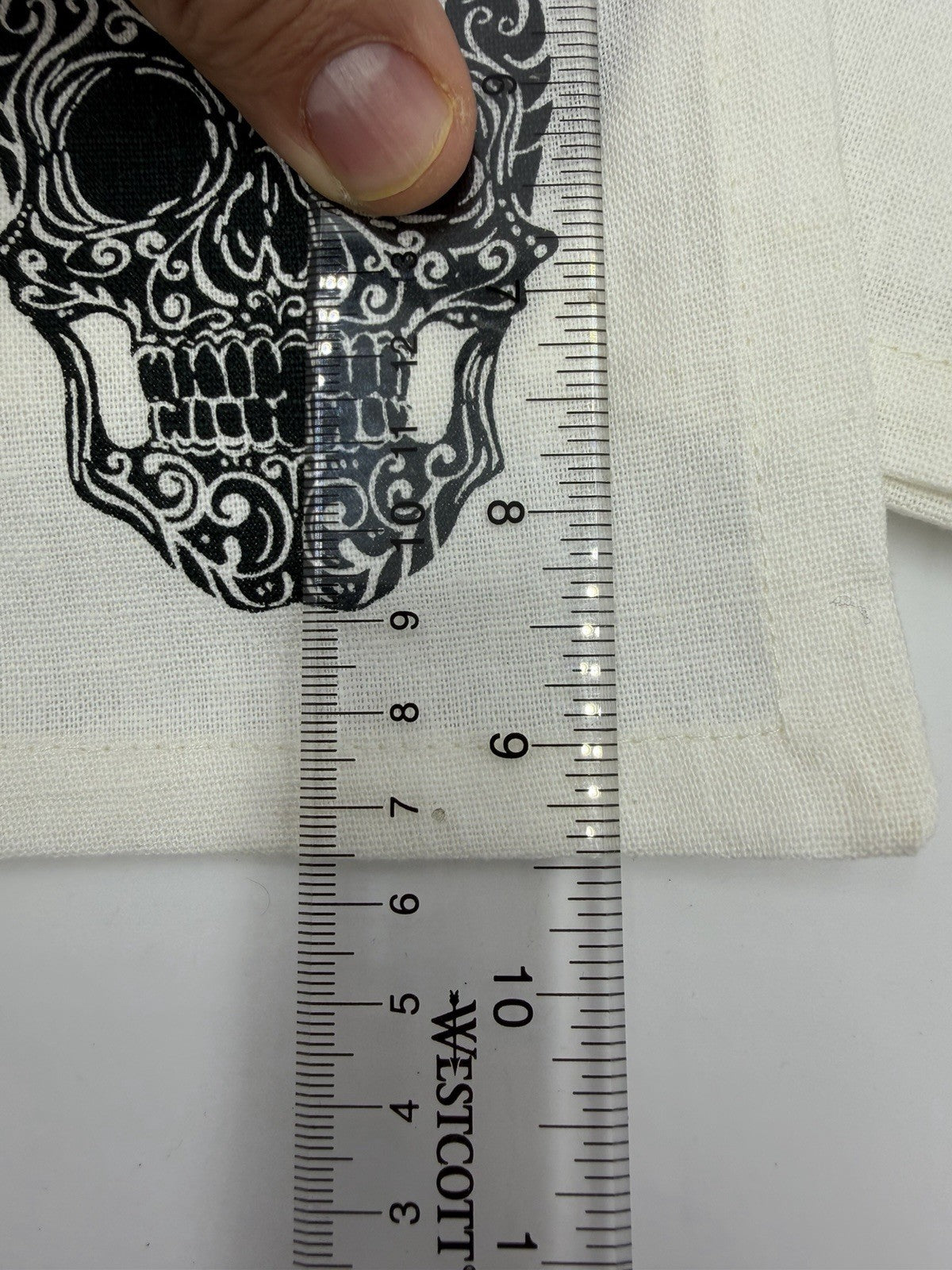 Pottery Barn Skull Pattern Cotton Linen White Napkins 6 Pieces 9x9”