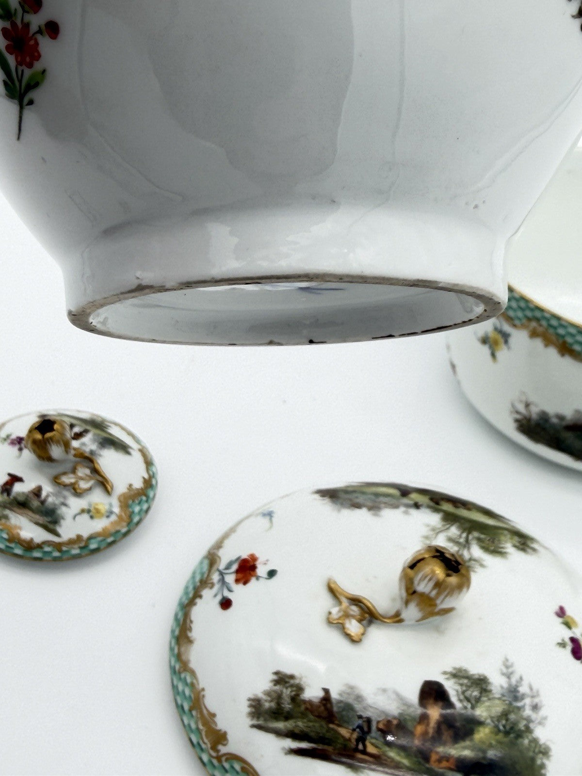 Rare Meissen C.1720 Porcelain Painted Country Scene Milk Jug & Sugar Bowl Antiqu
