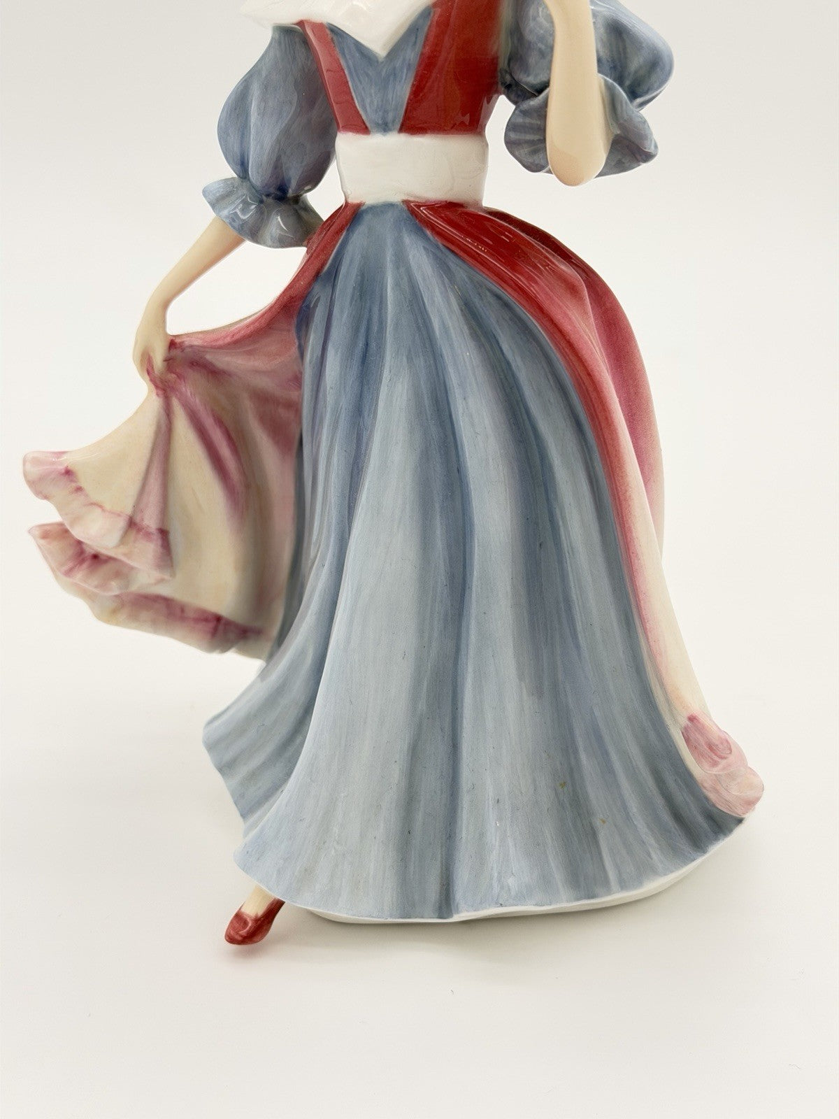 Royal Doulton Porcelain England Amy HN 3316 Yearly Figurine Painted Vintage 8.5”