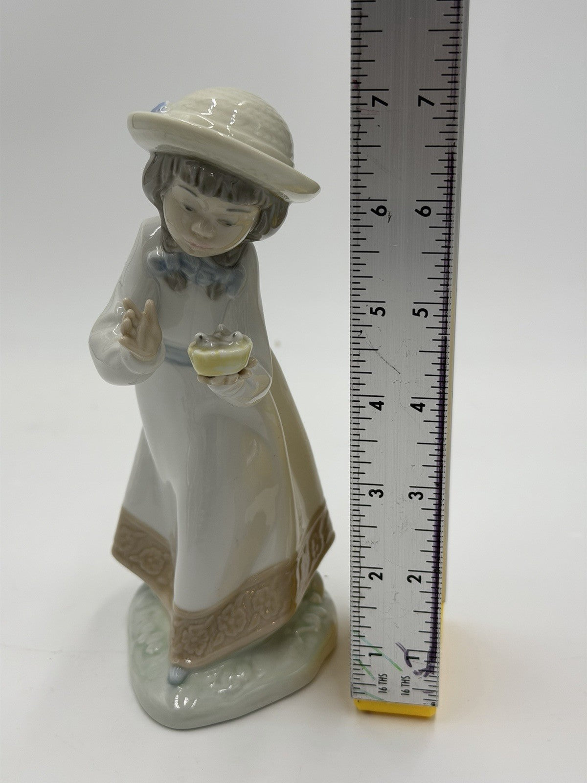 Nao by Lladro Spain Porcelain Girl W/ Birds Nest Porcelain Figurine