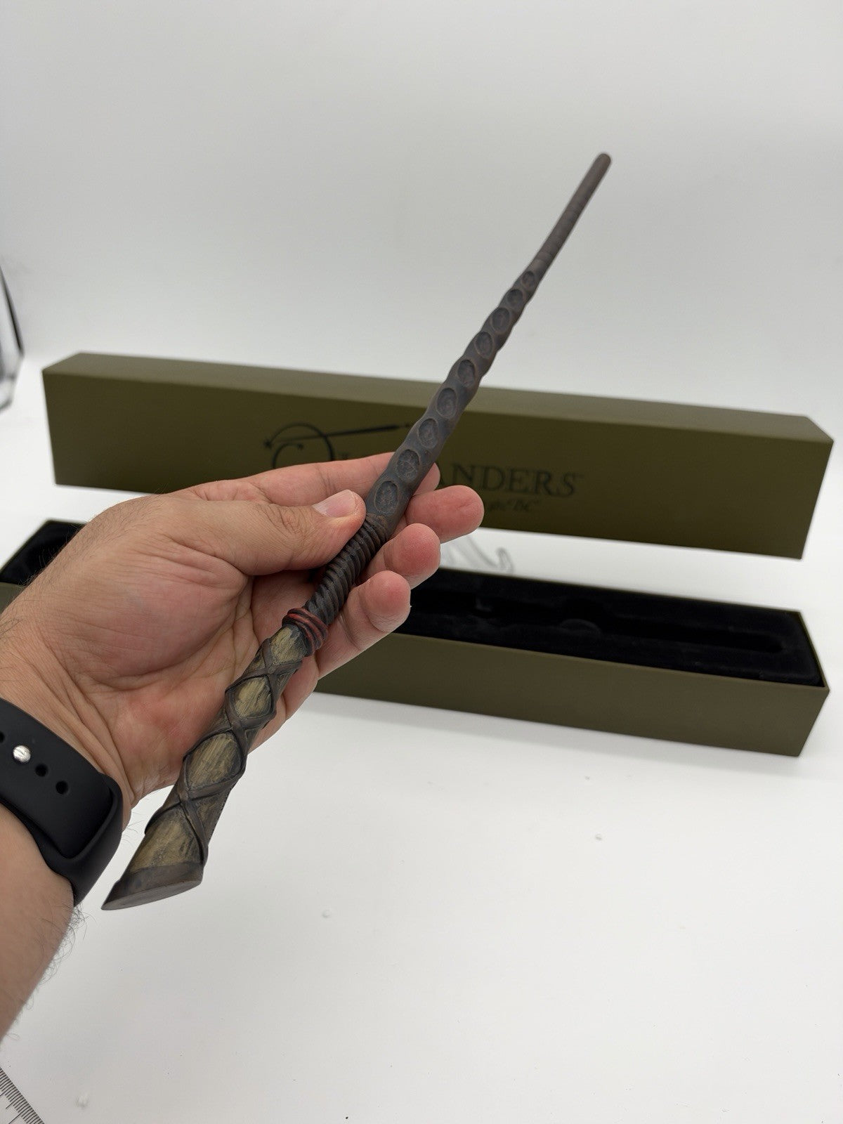 Harry Potter Interactive Ollivanders Holly 8 Wand Universal 15” Wizarding World