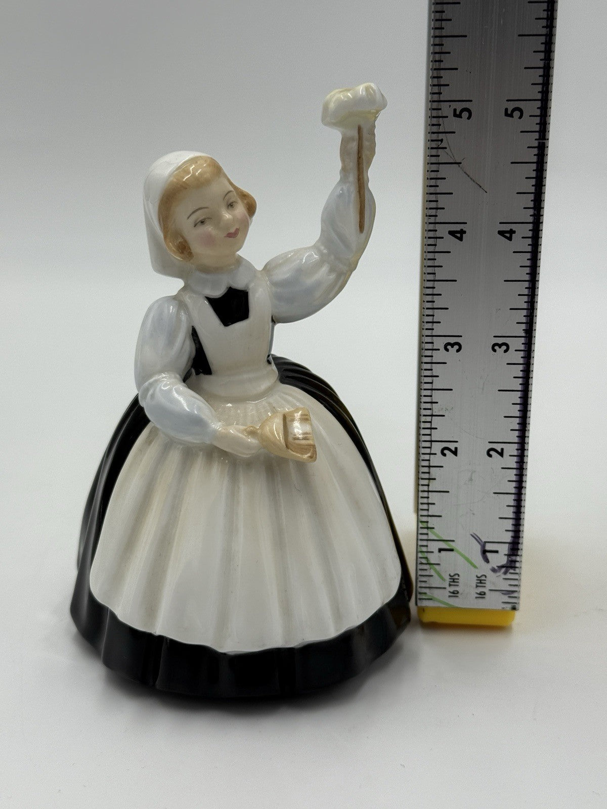 ROYAL DOULTON England Porcelain MOTHER'S HELP HN 2151 Girl Helper Figurine 5in