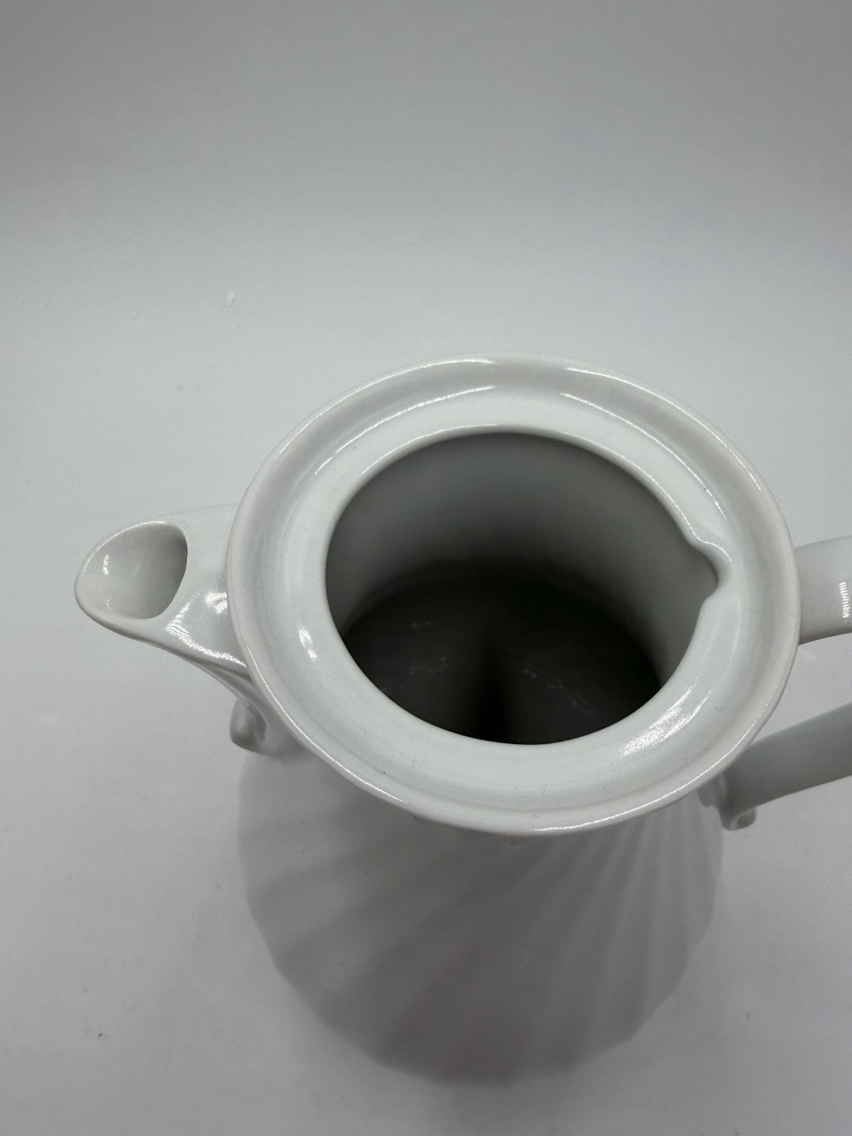 Vintage Large Kaiser Porcelain Germany White Swirl Coffee Pot 9.5”H