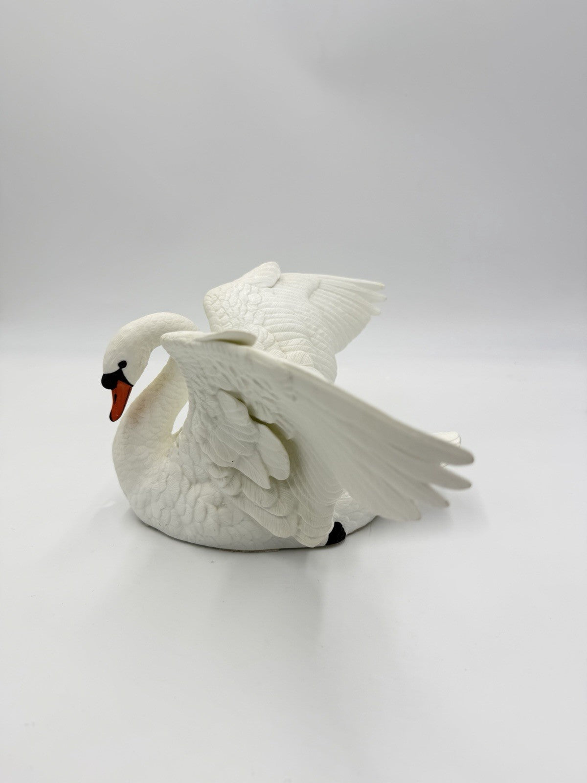 Lenox Fine Porcelain The Magestic Swan White Signed Figurine 5”Hx 10”Wx7”L Rare