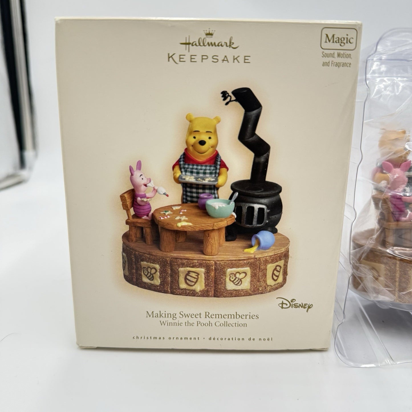 Hallmark Ornament Making Sweet Rememberies Magic' Winnie The Pooh 2007