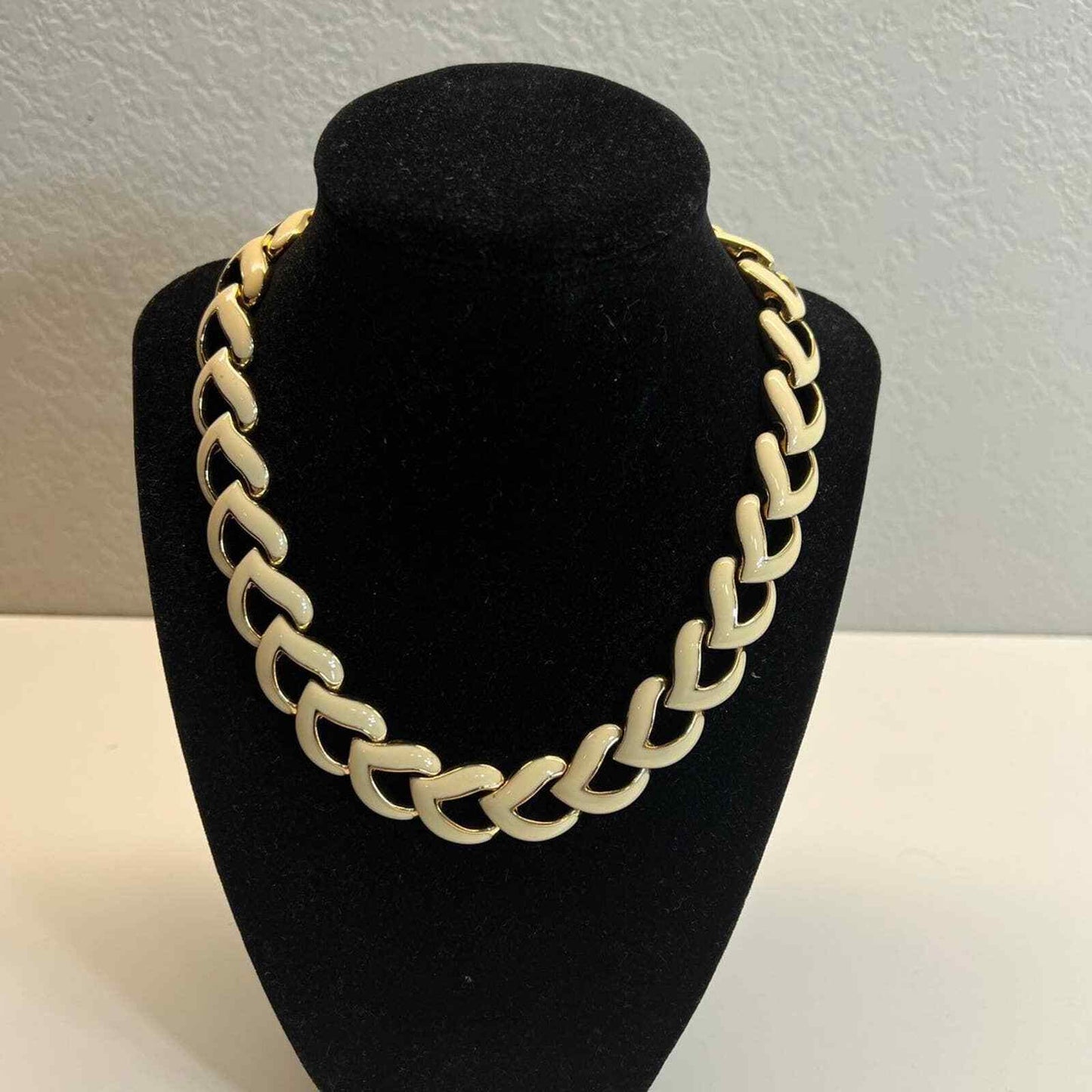 Necklace Costume Jewelry Chain Cream Enamel Gold Plated Statement 1980s Vintage