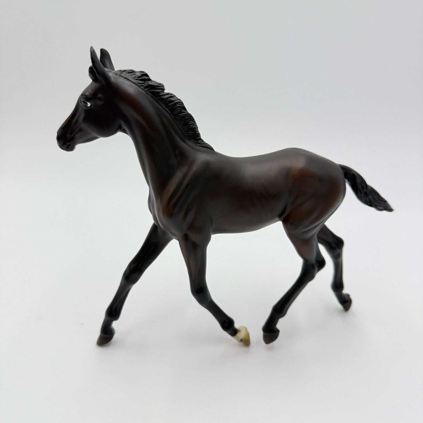 Breyer zenyatta's first colt #1940 Model Black Foal Figurine Horse