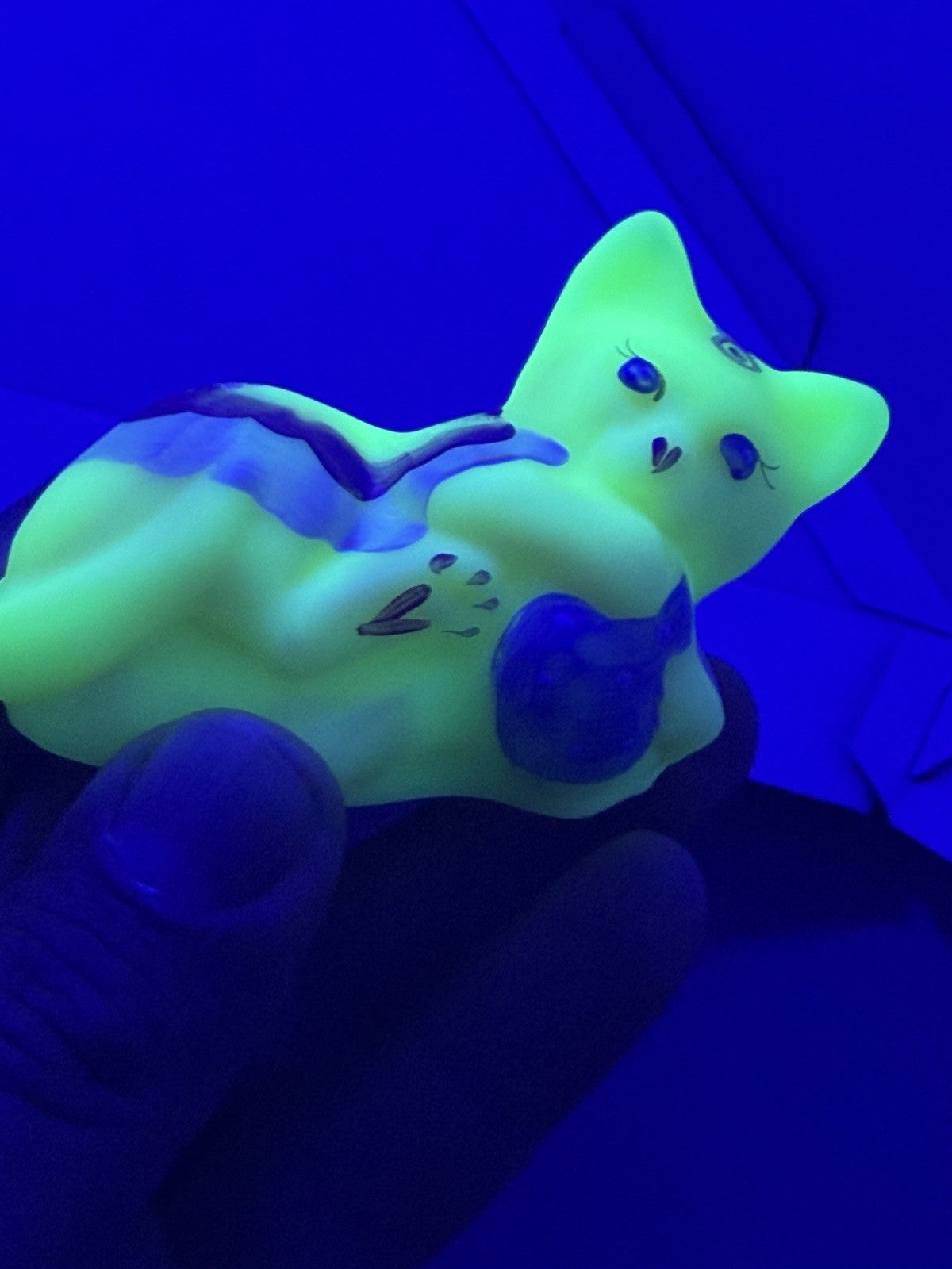 Fenton Art Glass Burmese Kitten Cat W/Ball 100 Years Vtg UV Glow 5044 Figurine
