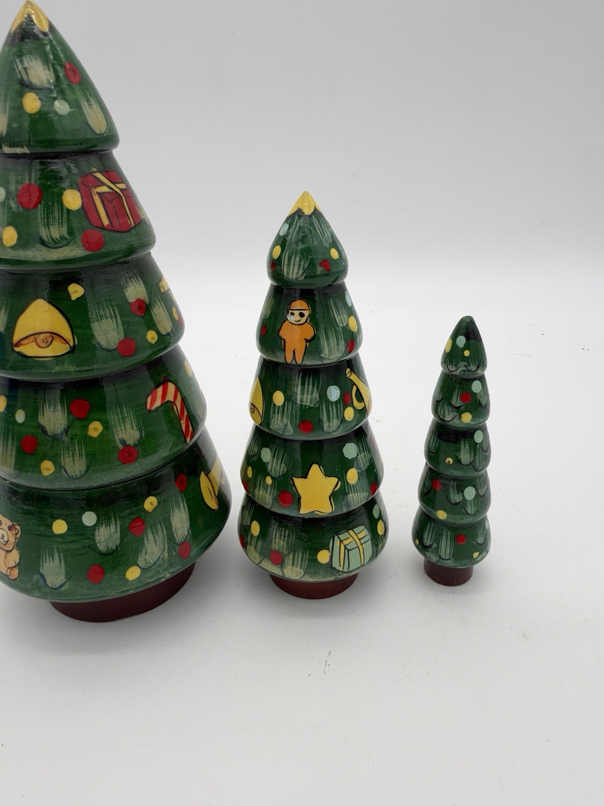 wooden folk art Christmas tree nesting dolls set Vintage hand painted 3 PCs 6”