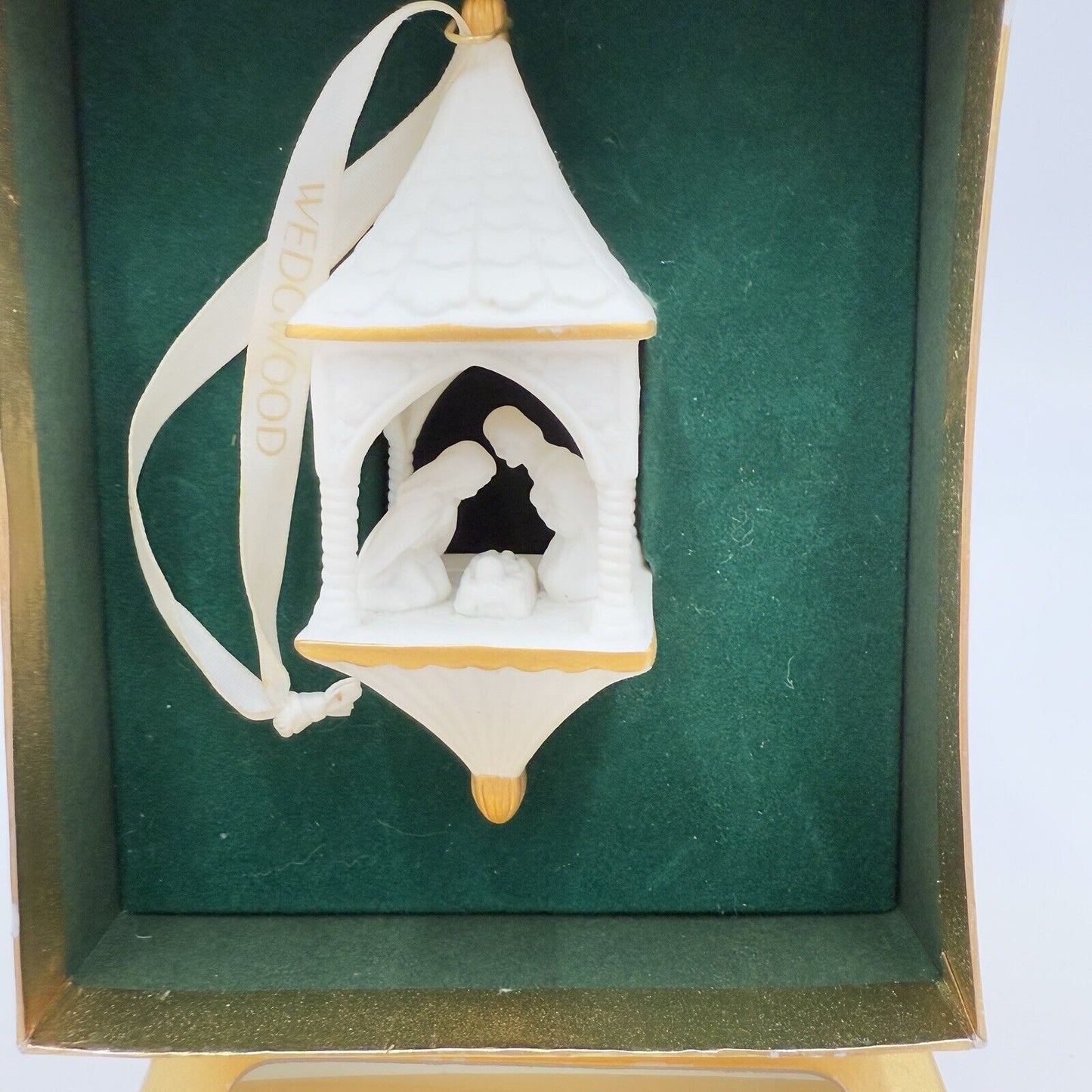 Wedgwood  jasperware White Nativity Christmas Ornament Vintage Box Figurine