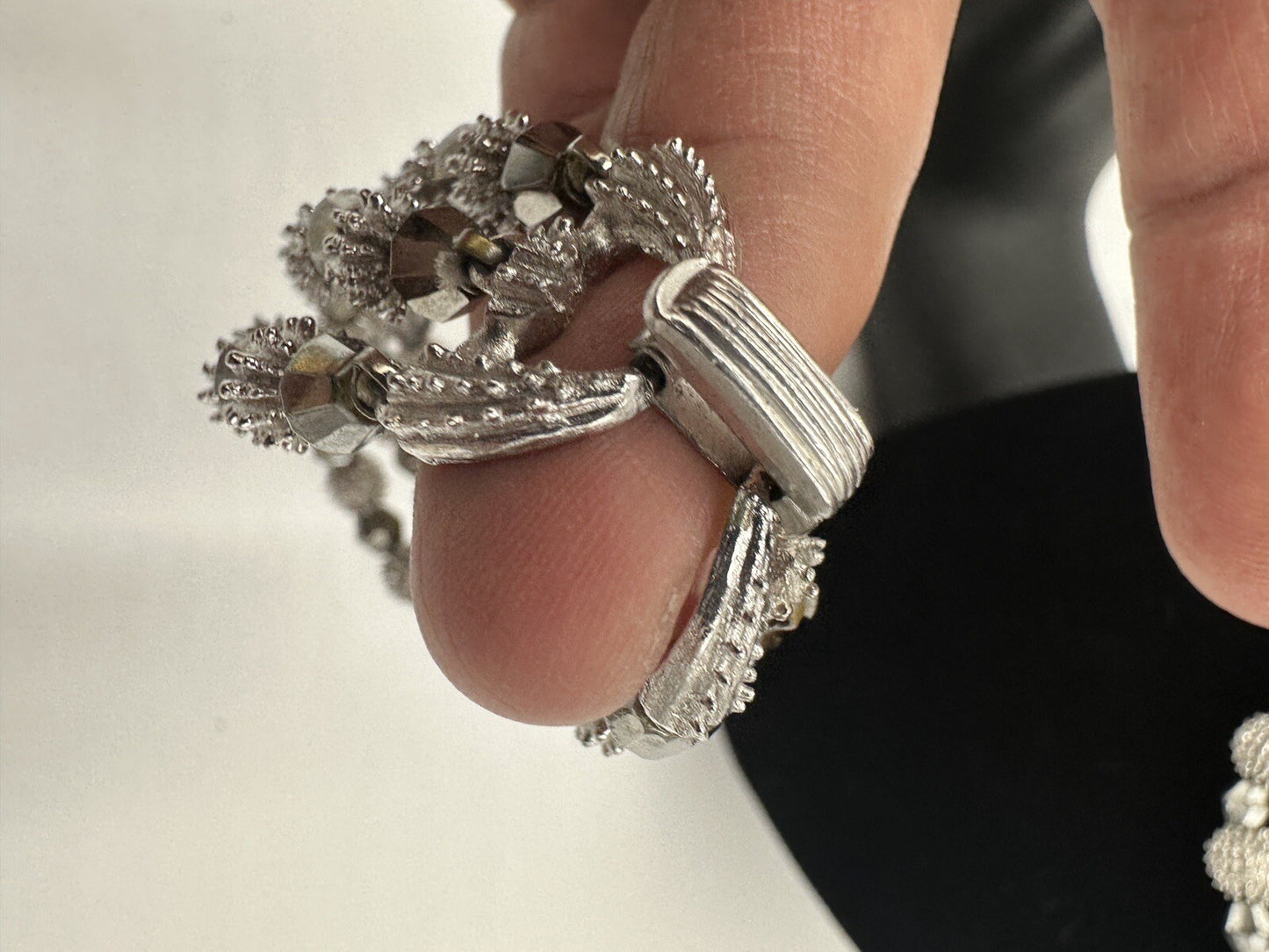 Crown Trifari Women's Jewelry Necklace And Bracelet Nubby Silver 26in Electra