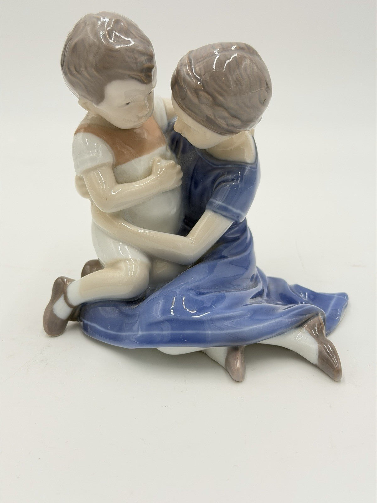 B & G Bing Grondahl  Boy & Girl Sibling Love 1568 Porcelain Figurine Denmark