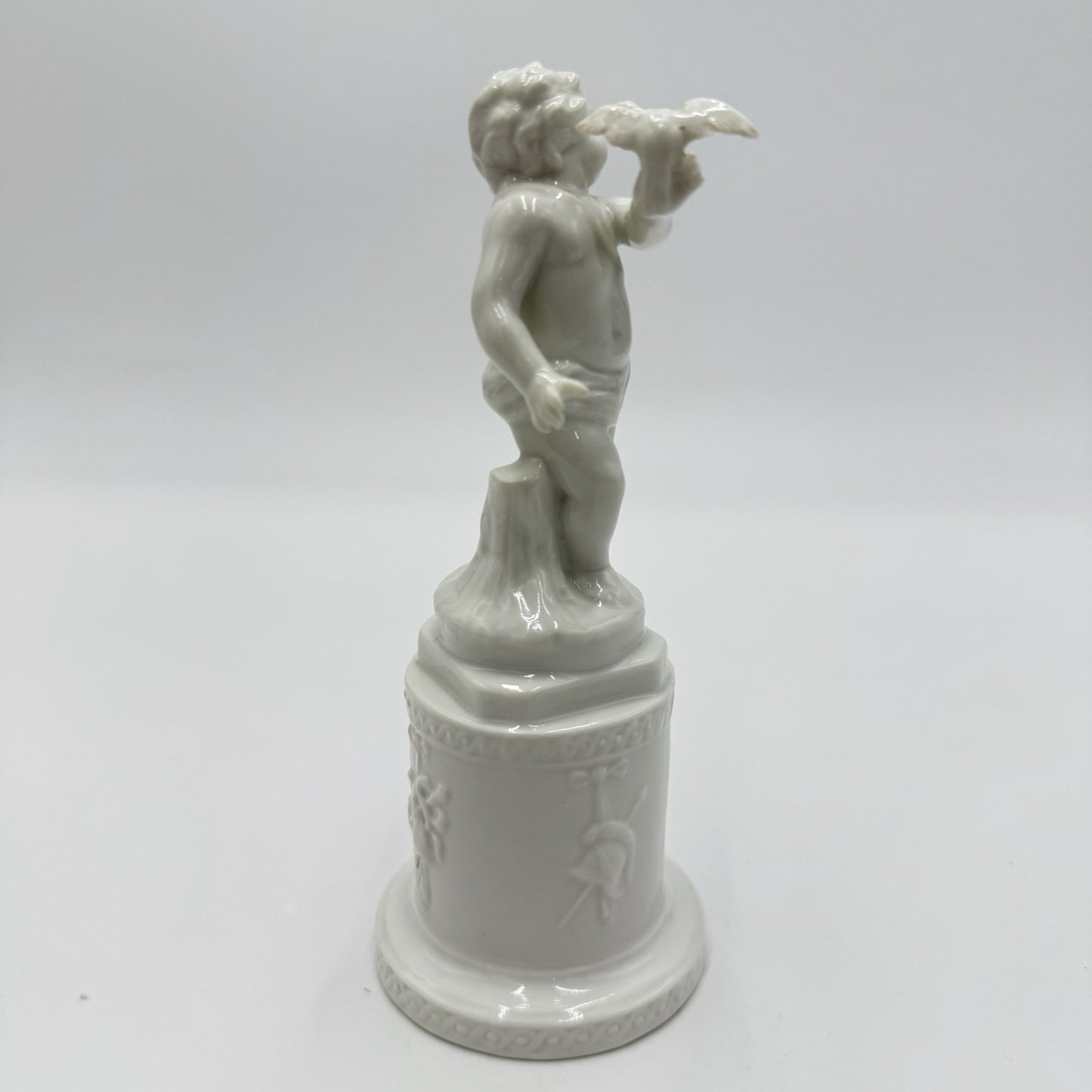 Antique Ginori 1735 Porcelain Figure Putti Holding Dove 5.5” White Glossy Italy