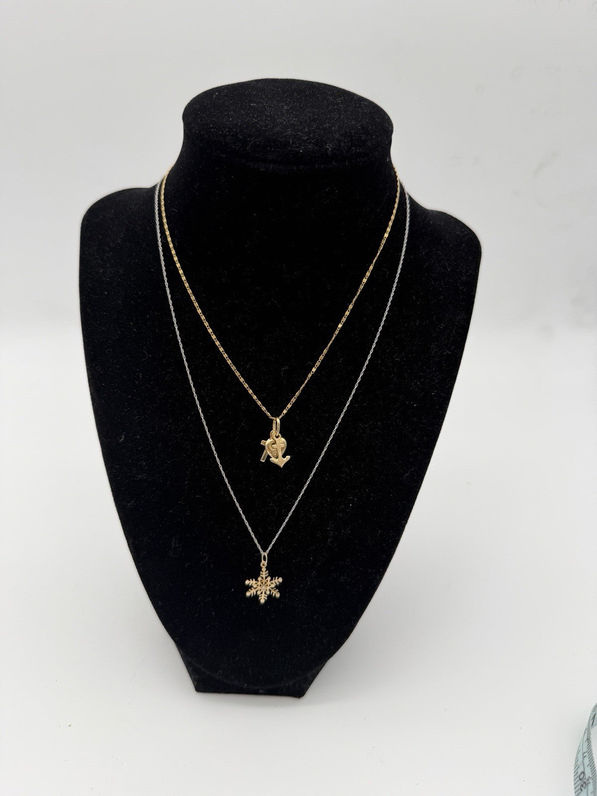 14k Yellow & 10k White Gold Pendants Chains 3.5g Scrap Gold 4 PCs