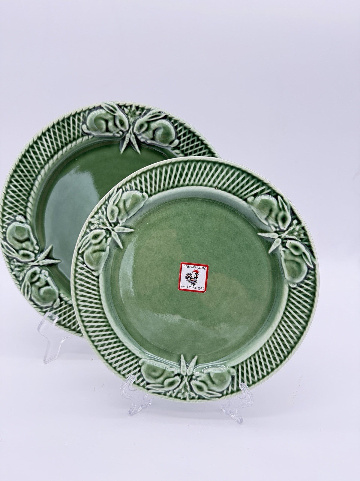 Bordallo Pinheiro Art Pottery Green Embossed Rabbits Bunny Dinner /dessert Plate