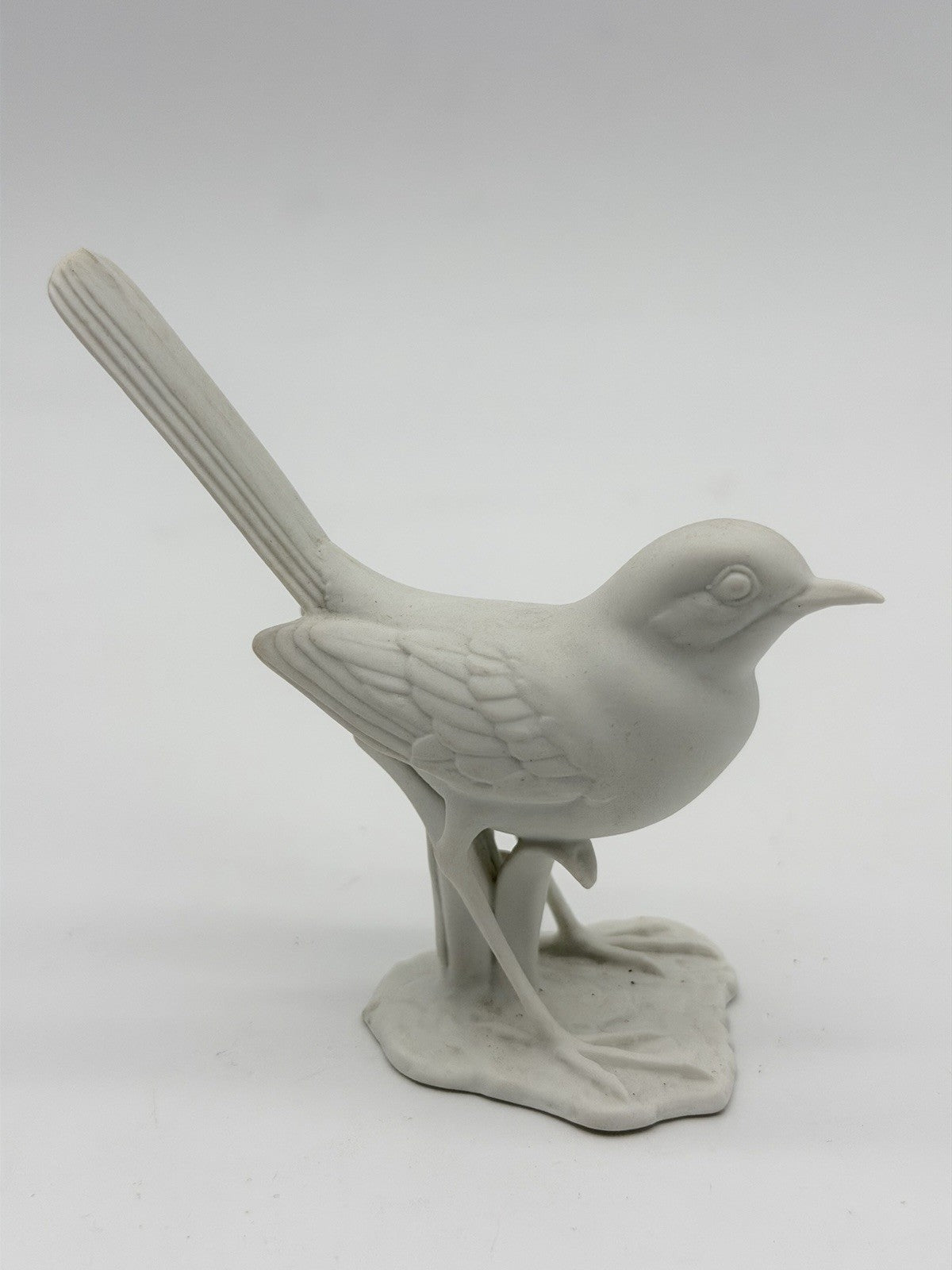 Rare Kaiser porcelain Germany Wagtail White Bisque Bird Figurine 3”H Vintage