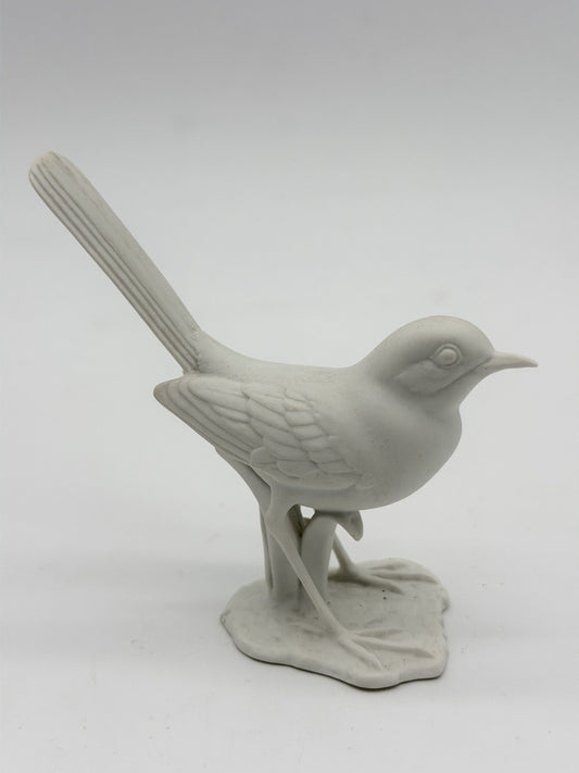 Rare Kaiser porcelain Germany Wagtail White Bisque Bird Figurine 3”H Vintage