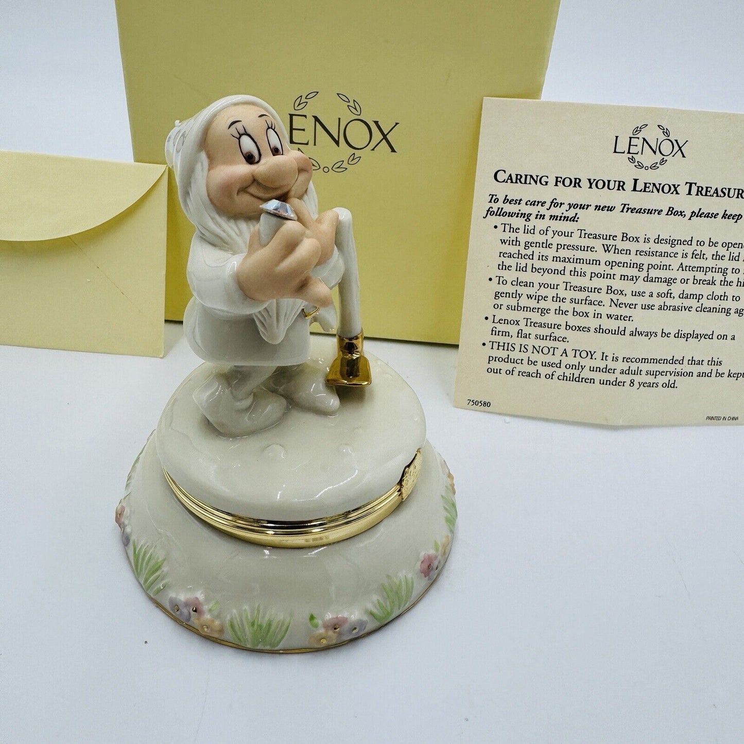 Lenox Porcelain Disney Showcase Bashful Treasure Box Trinket Box Figurine