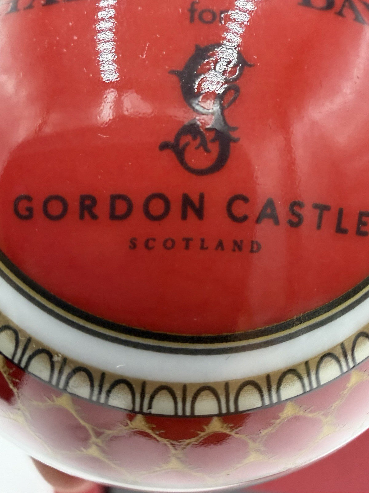 RARE HALCYON DAYS GORDON CASTLE ANTLER TRELLIS Porcelain Ball Red Ornament