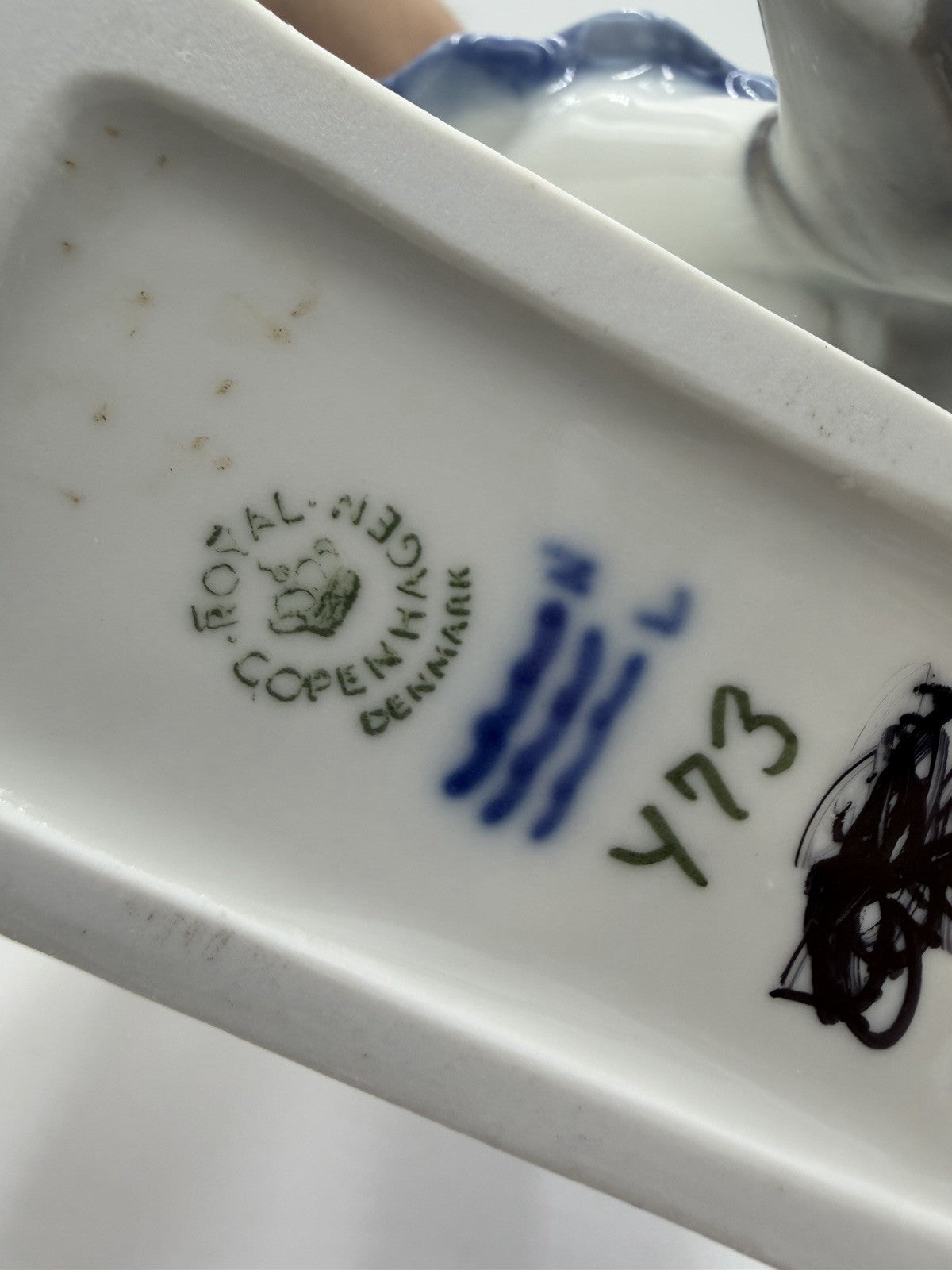 Bing &Grondahl Denmark Ida's Flowers Tulips Spring porcelain figurine # 2298